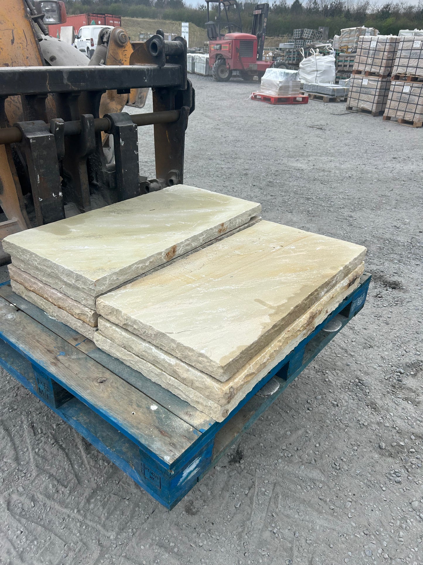 Tipperary Cream Sandstone Wall Capping 450mm wide / 60mm thick/ Chisel face / 10 Lm pallet
