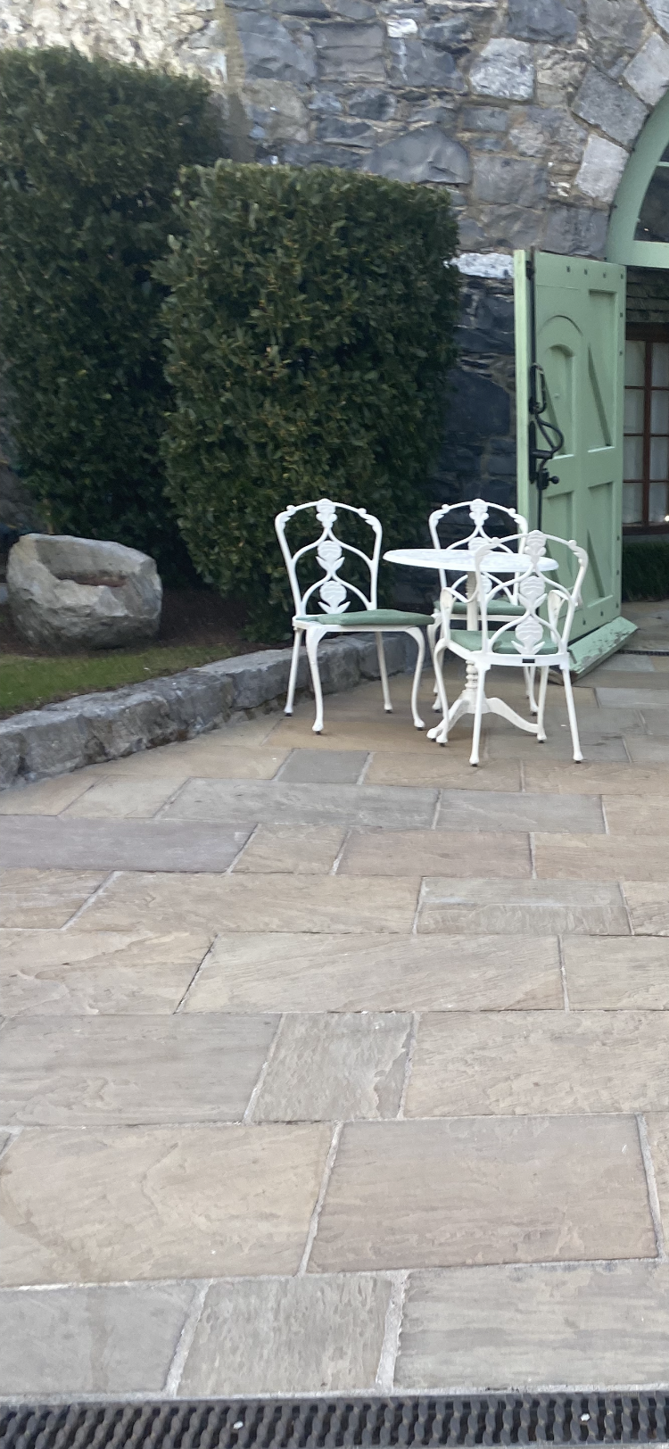 Daylesford Brown Natural Stone Flagstones 20m2 Crate