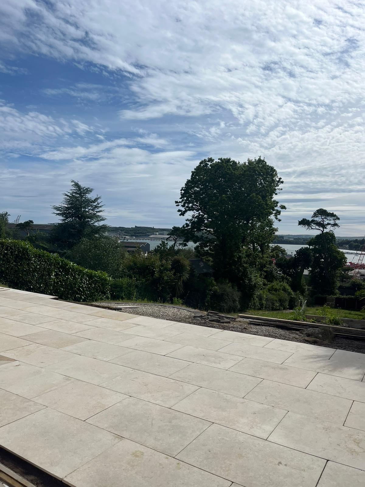 Monaco Cream Natural Stone Limestone Flagstones 20m2 Crate / Free Delivery in Ireland
