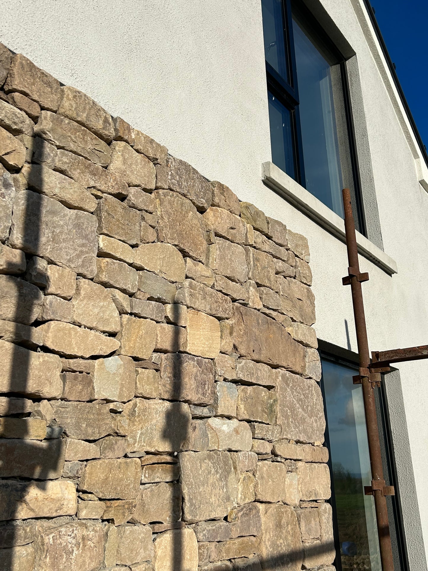 Old Salvage Brown Fieldstone Building Stone / Bulk Deal x 30 bulk bags / Free Delivery Ireland / 35% off while stocks last!!!!