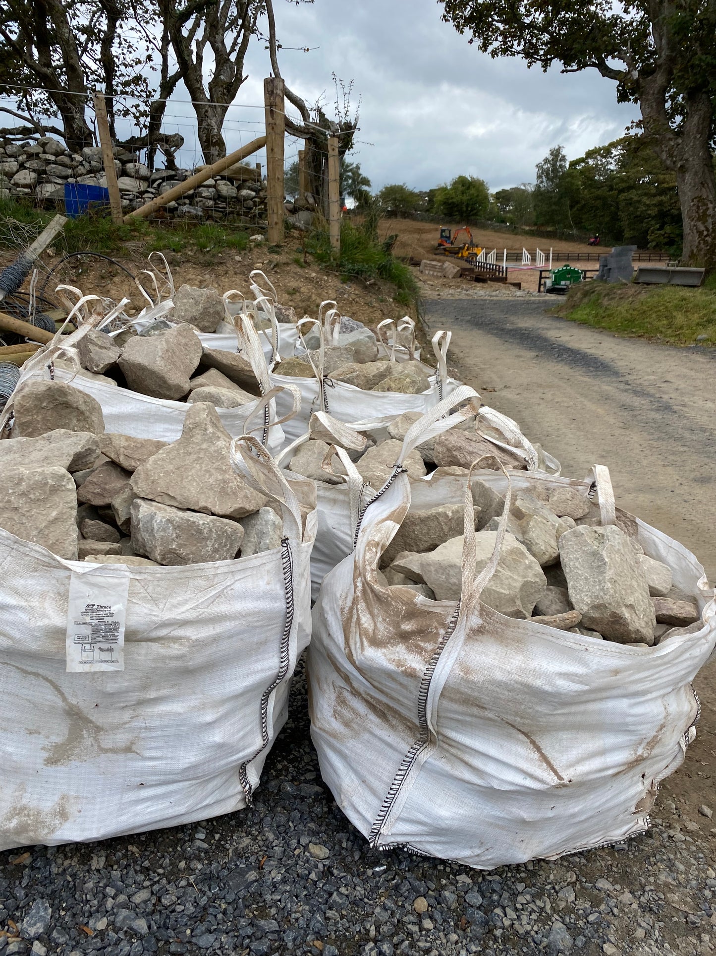 Old Salvage Brown Fieldstone Building Stone / Bulk Deal x 30 bulk bags / Free Delivery Ireland / 35% off while stocks last!!!!
