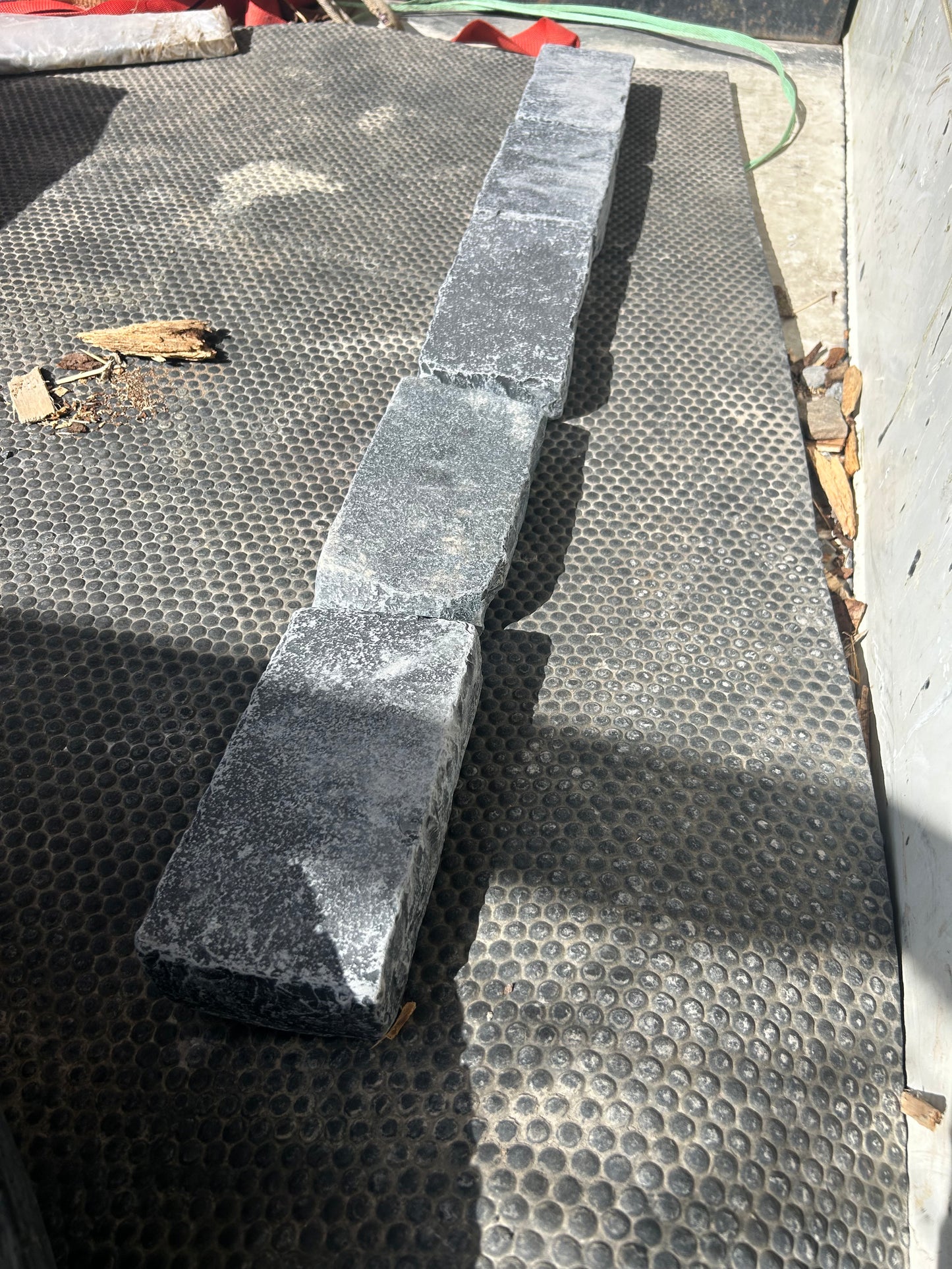 Kilkenny Tumbled Dark Blue Border Cobblestone x 20 linear meters in Bulk Bag / Free Delivery in Ireland