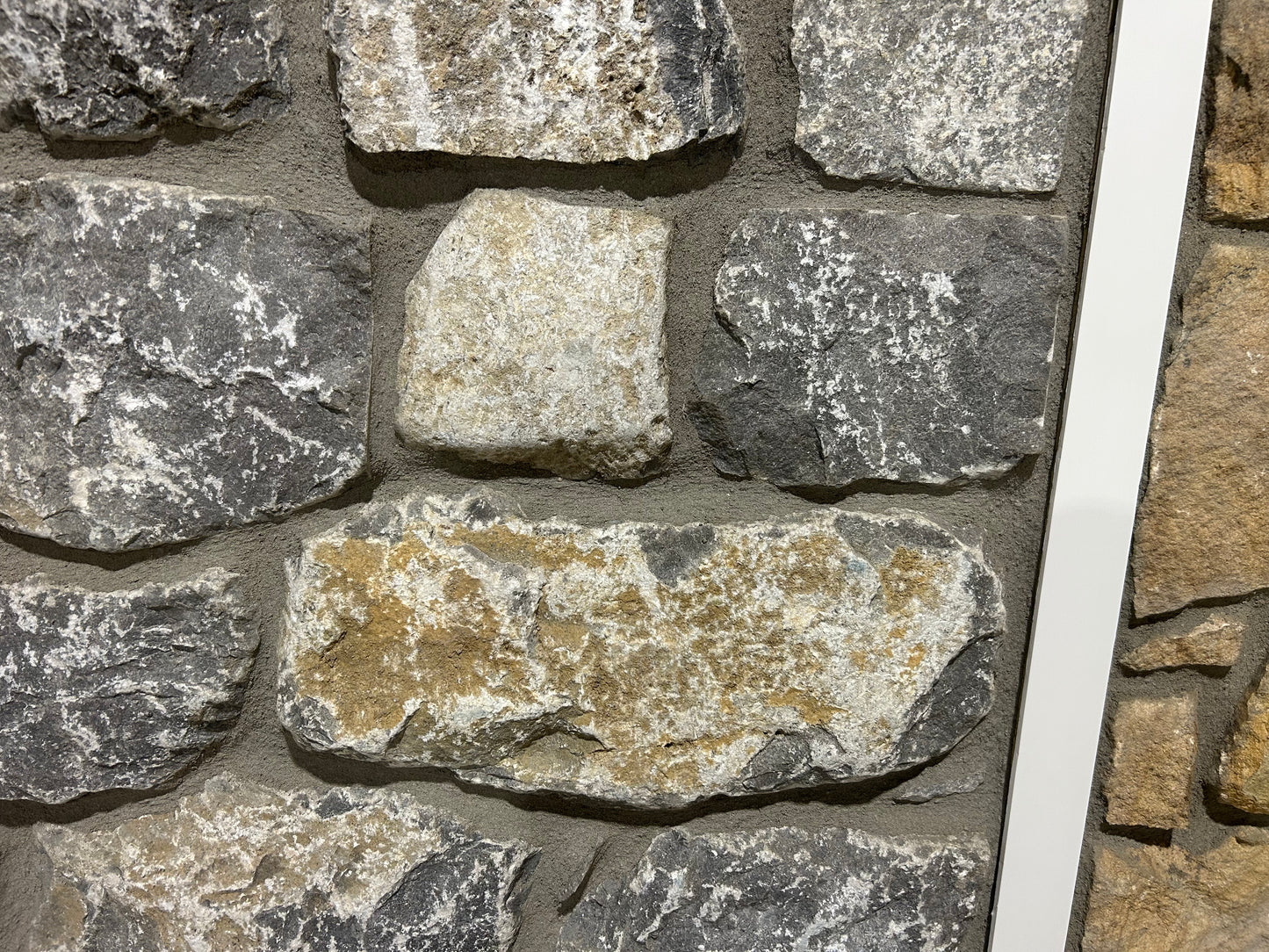 Galway White Limestone 30mm Natural Stone Cladding x 10m2 / Lm pallet