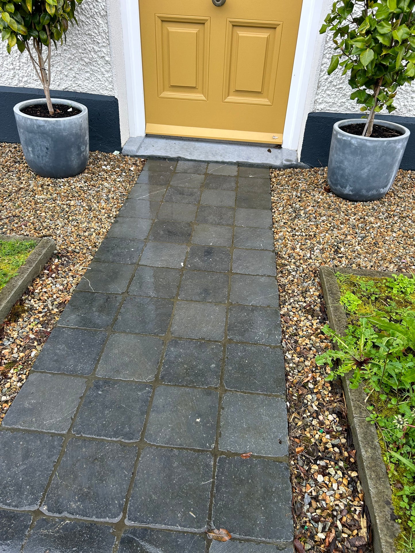 Kilkenny blue limestone border cobblestone 6” x 6” x 2” for patios x 20 Lm on pallet / free delivery Ireland