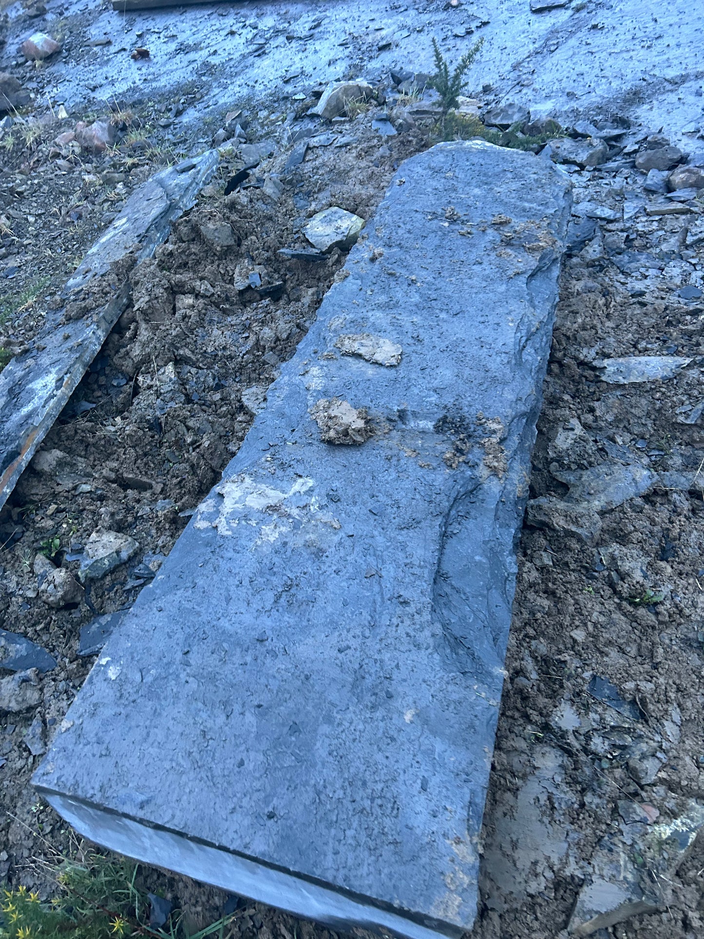 Old Valentia Black Slate Limestone 7 ft Gate Posts x 2 number ( pair on pallet )