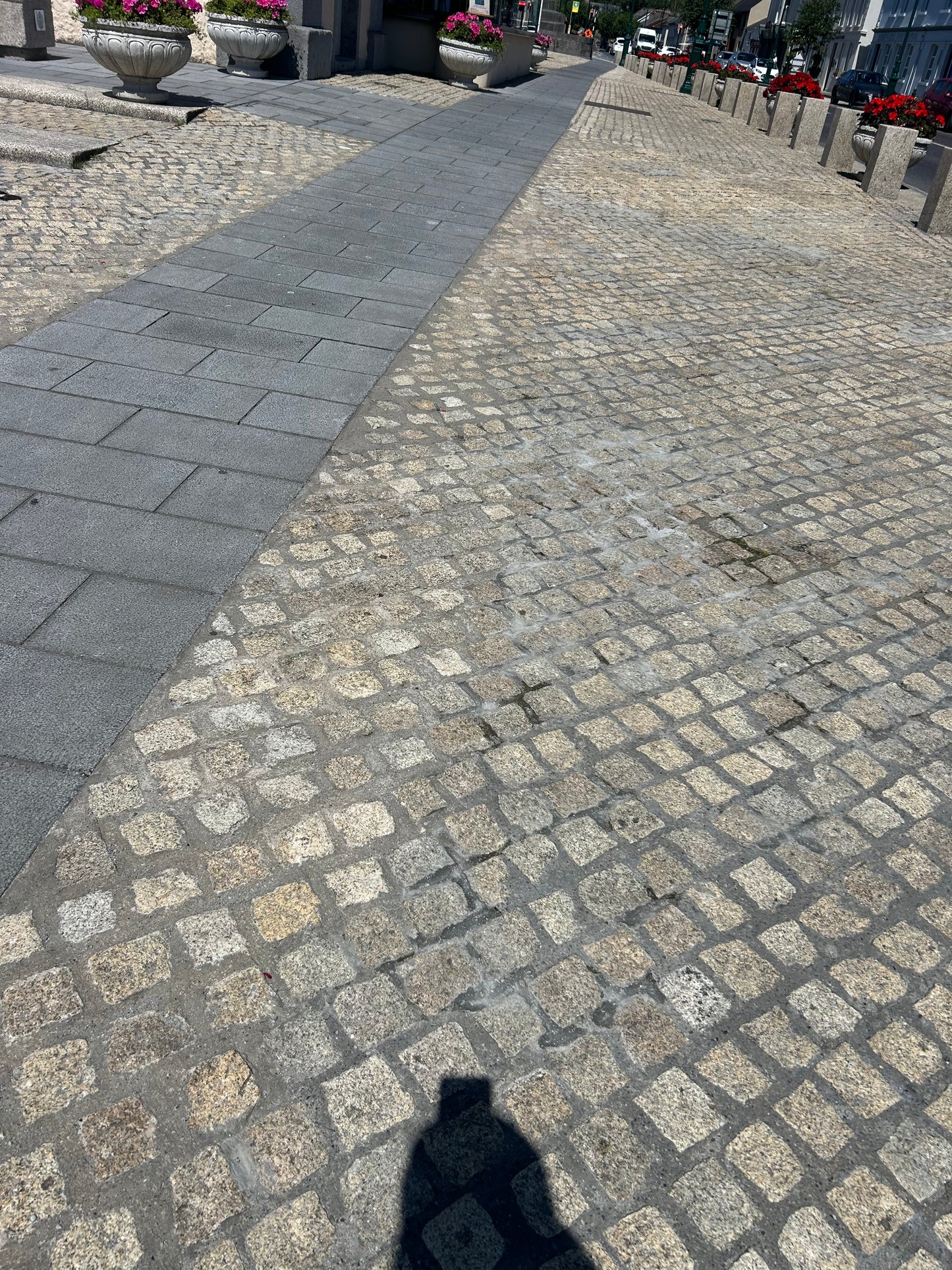 Wicklow Golden Granite Cobblestone 100mm x 100mm x 50mm / 5m2 bulk bag