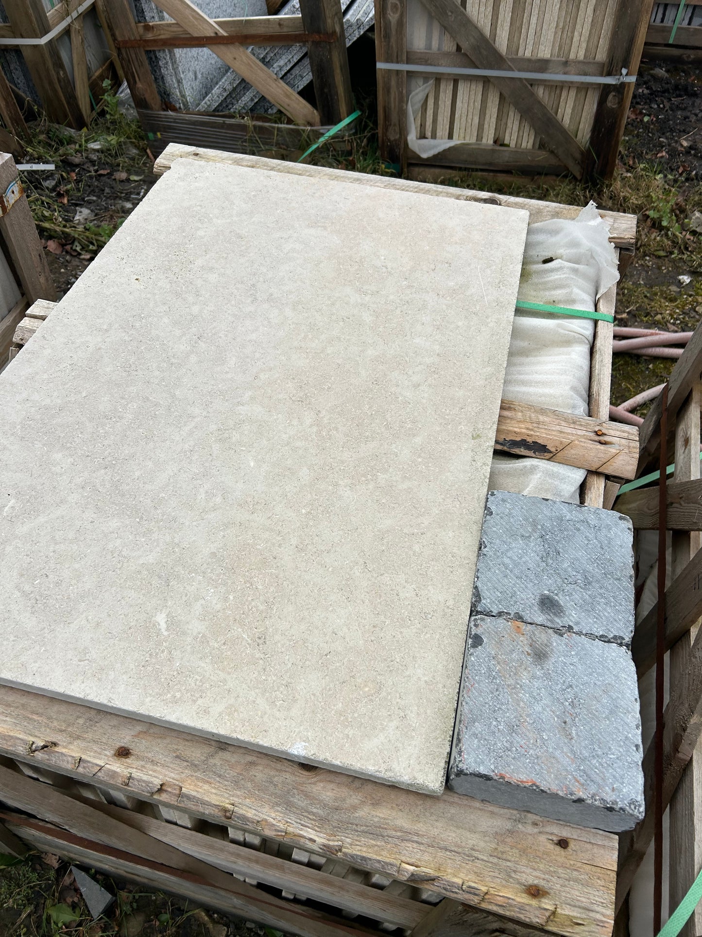 Kilkenny blue limestone border cobblestone 6” x 6” x 2” for patios x 20 Lm on pallet / free delivery Ireland
