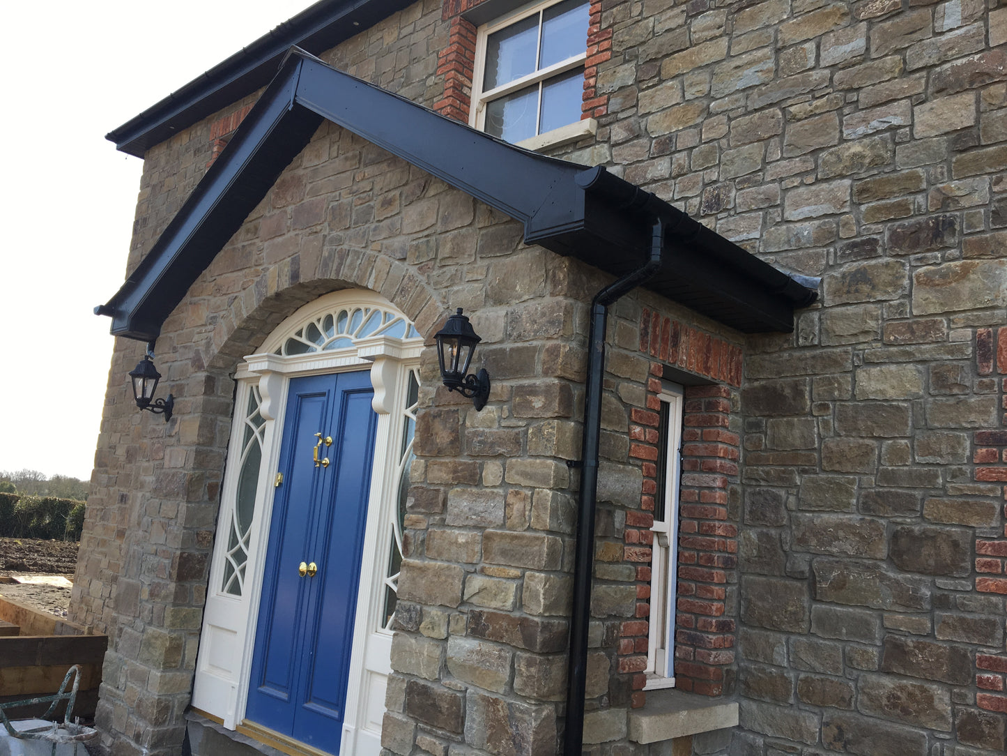 Wicklow Brown Sandstone Building Stone / Bulk Bag / Free delivery nationwide!