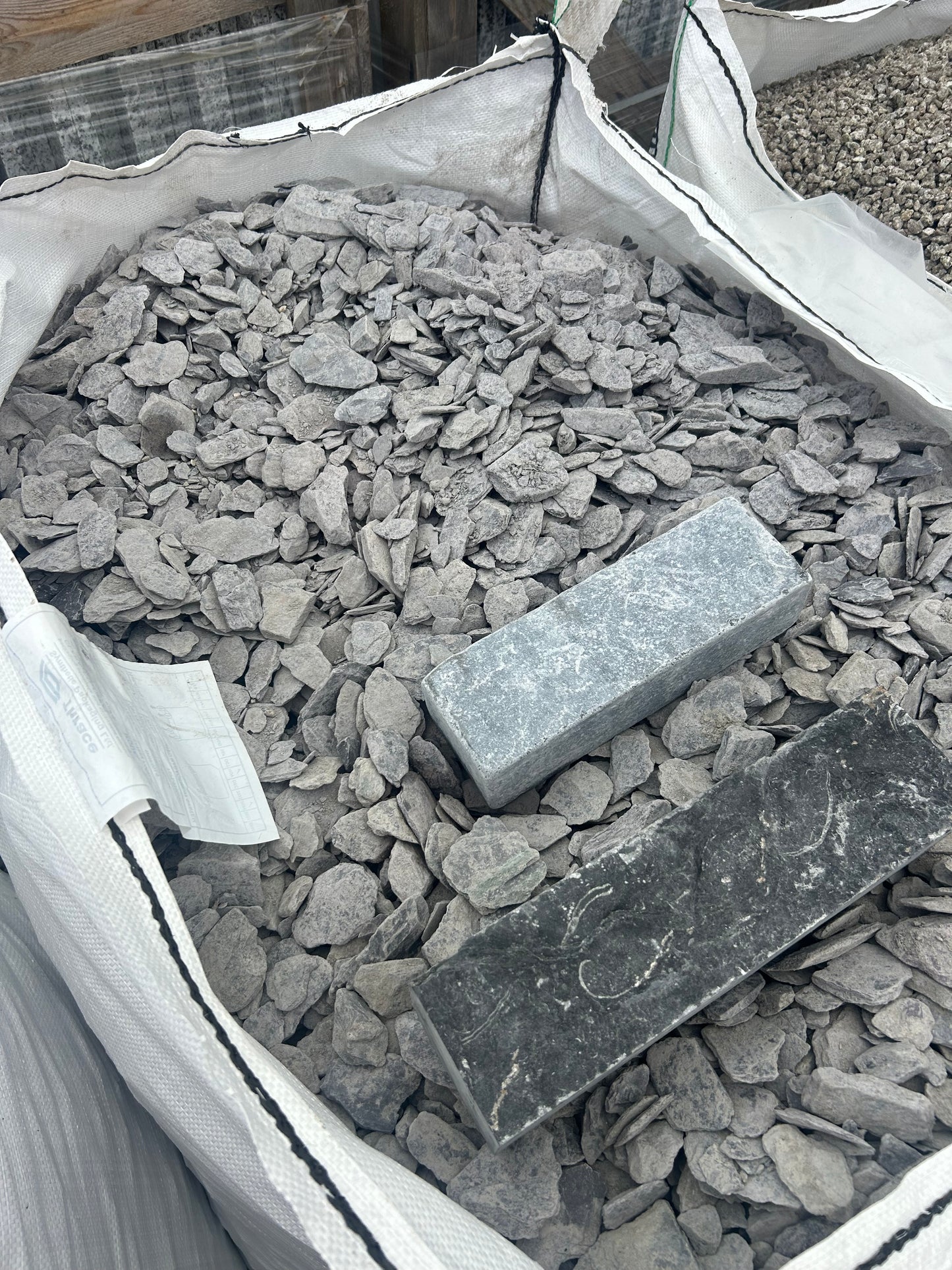 Kilkenny Natural Stone Blue Slate Garden Flowerbed Mulch / Large Bulk Bag / Free Delivery in Ireland