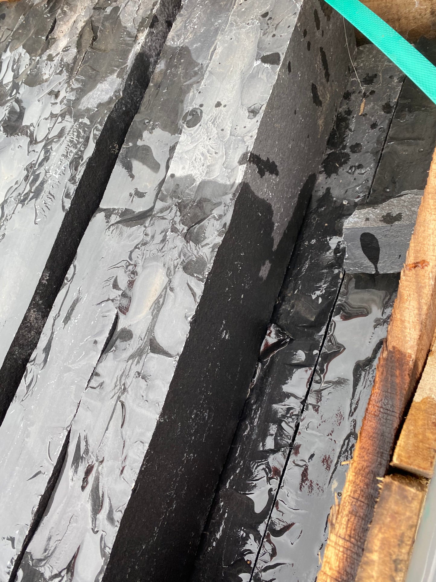Valentia Black Chisel Edged Wall Capping 350mm x 50mm x 10 linear meters on pallet/ Free Delivery in Ireland