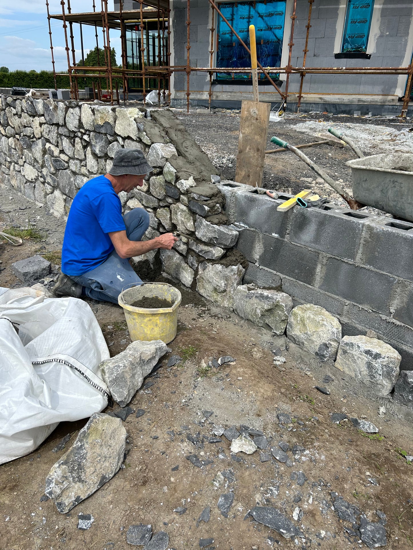 Old Salvage Reclaimed Galway Limestone Building Stone x 30 bulk bag / full artic load deal / free delivery Ireland 35% off !!!