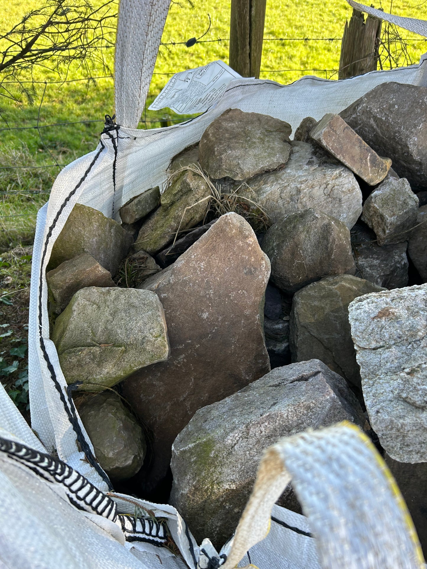 Old Postman Pat Brown Fieldstone x 30 bulk bag deal / Full Artic Load / Free Delivery Ireland / 35% off !!