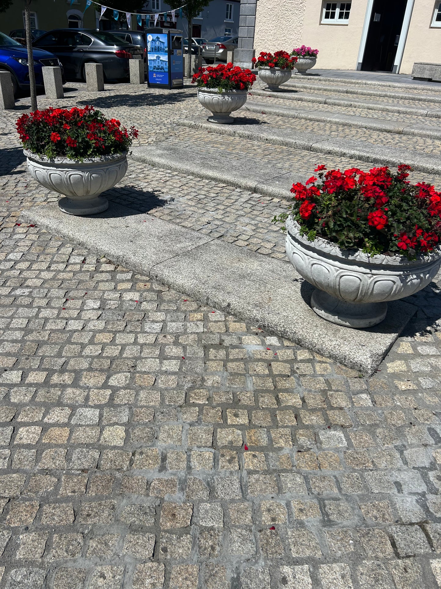 Wicklow Golden Granite Cobblestone 100mm x 100mm x 50mm / 5m2 bulk bag