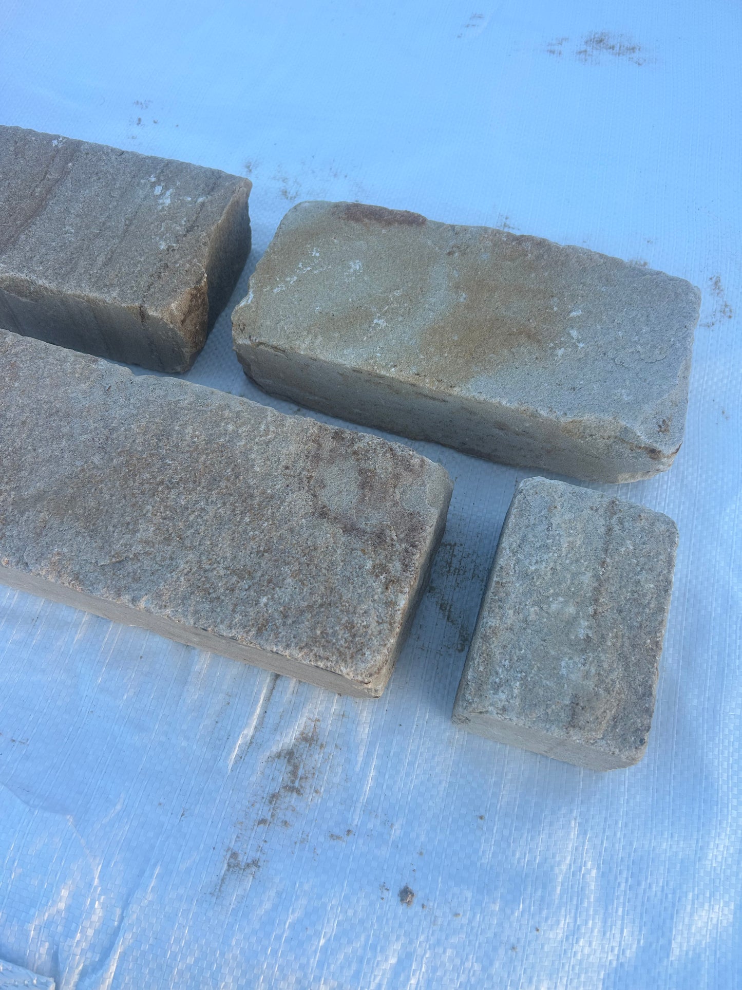 Drumshambo Low Carbon Cobblestone x 5m2 Bulk Bag / 100mm x free length x 50mm depth / tumbled