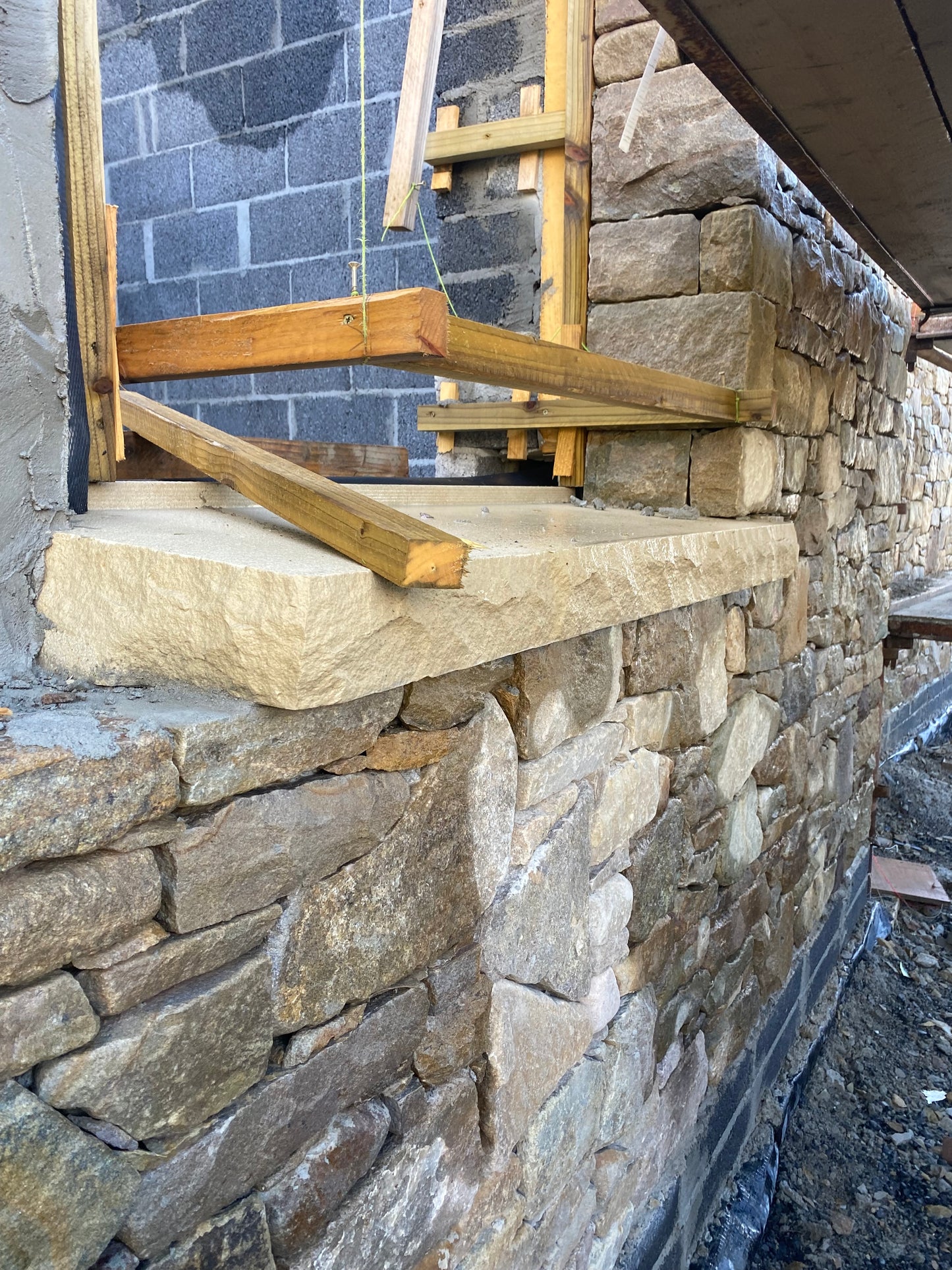 Old Salvage Brown Fieldstone Building Stone / Bulk Deal x 30 bulk bags / Free Delivery Ireland / 35% off while stocks last!!!!
