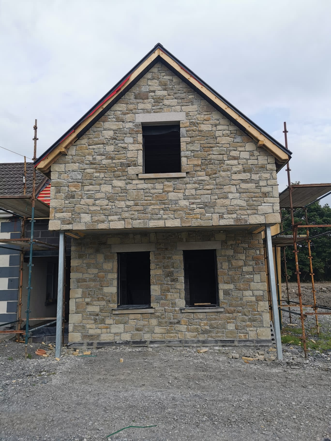 An Autumn Offer on Tipperary Sandstone 30 bulk bag Artic load free delivery 35%off ( Building Stone )