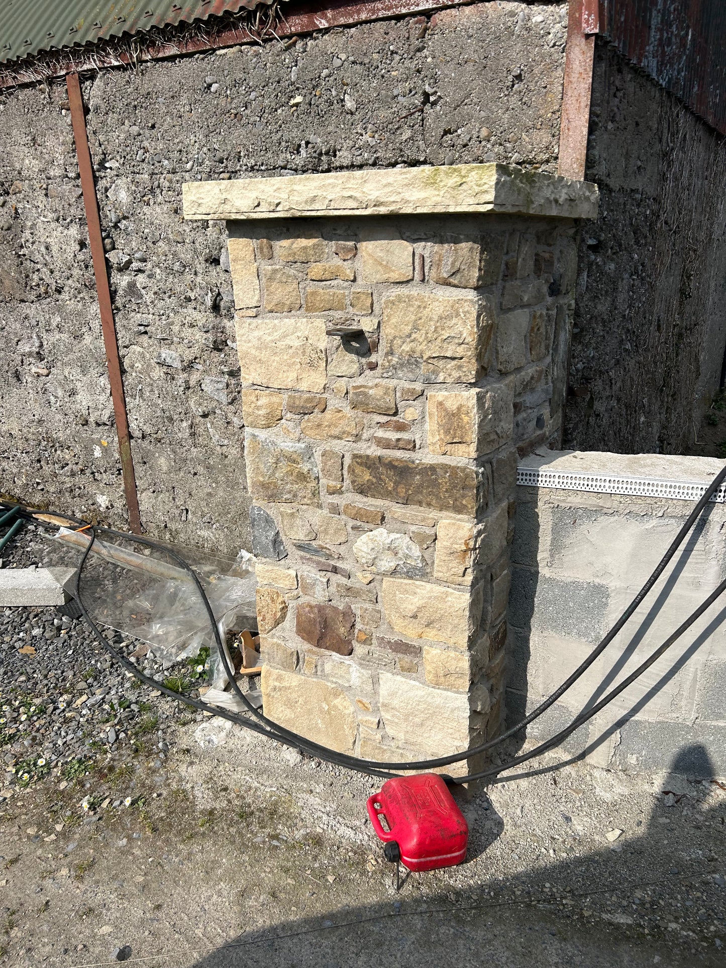 Tipperary Sandstone Pier Caps 800mm x 800mm x 80mm / chisel faced / Sold as a pair.