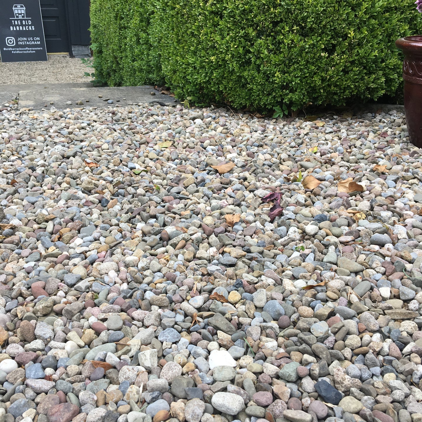 Autumn Mix Achill Brown Driveway Pebble 30 ton Bulk Load - Free Delivery Ireland ( 20mm )
