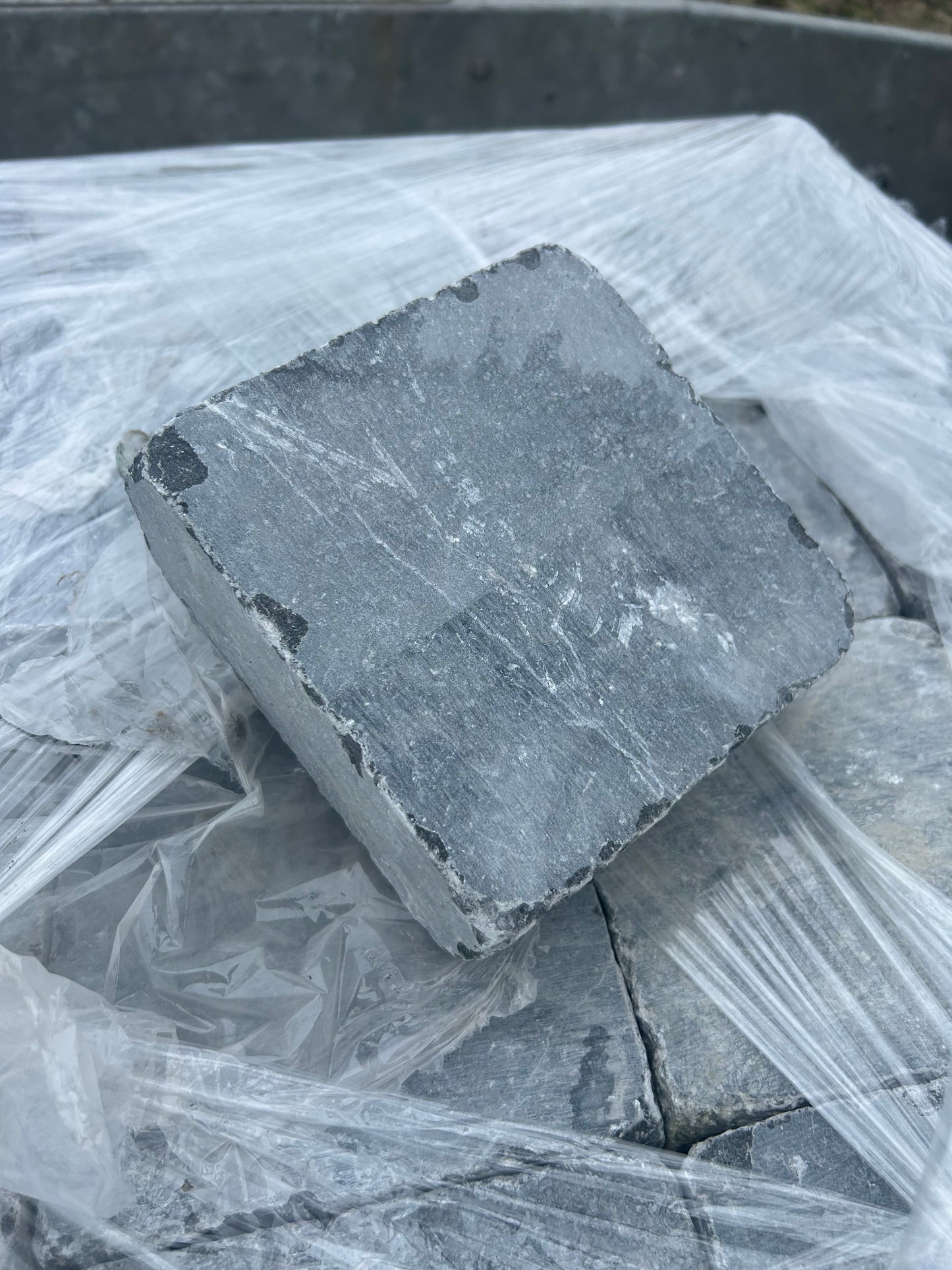 Kilkenny blue limestone border cobblestone 6” x 6” x 2” for patios x 20 Lm on pallet / free delivery Ireland