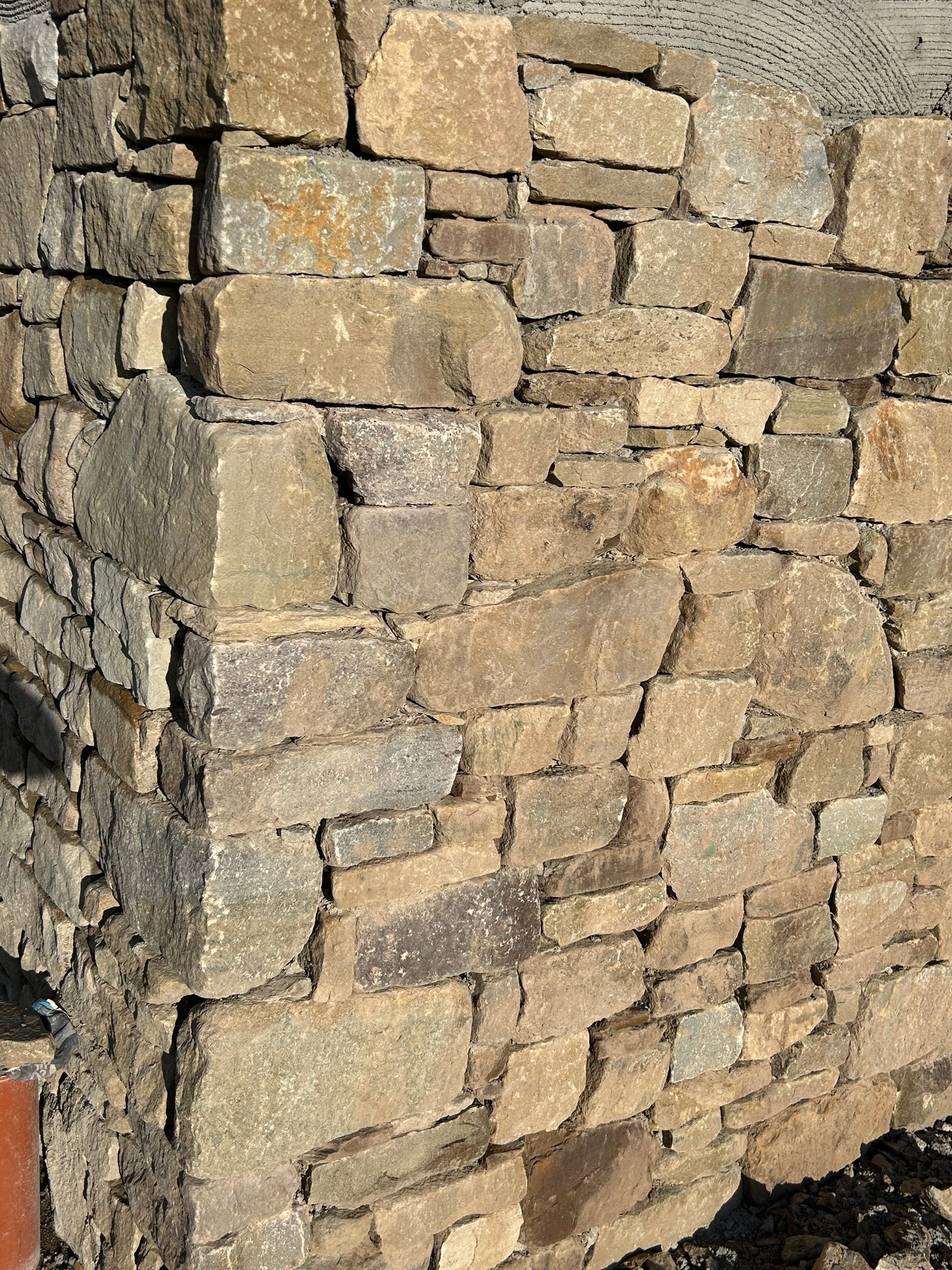 Old Salvage Brown Fieldstone Building Stone / Bulk Deal x 30 bulk bags / Free Delivery Ireland / 35% off while stocks last!!!!