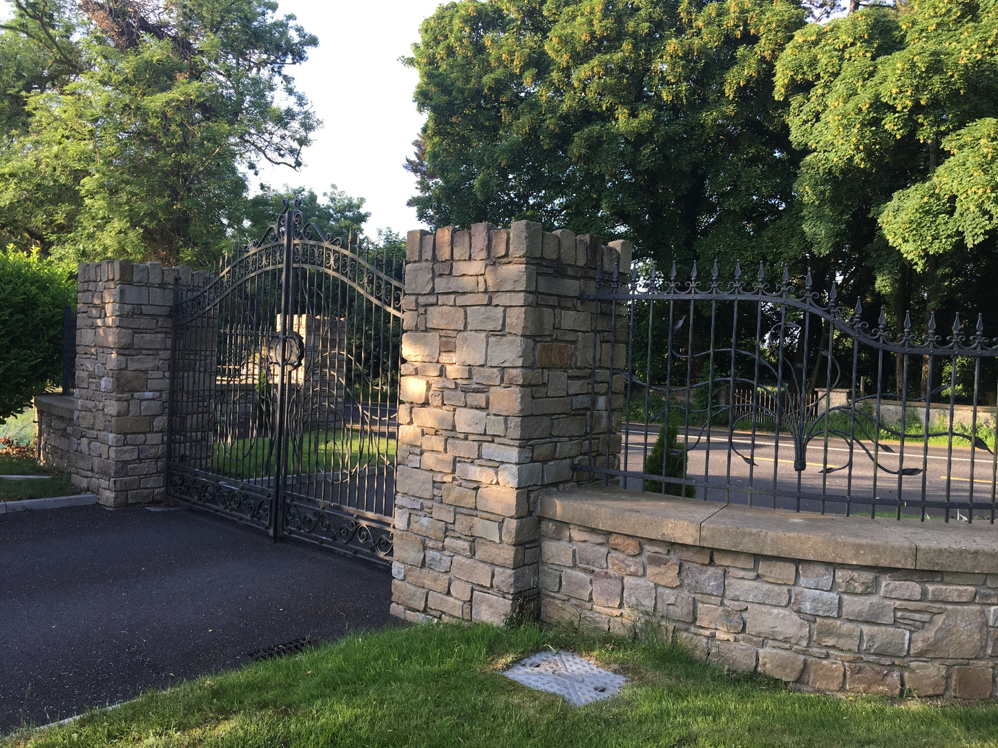 Wicklow Sandstone Building Stone x 30 bulk bag deal / Full artic load 35% off !