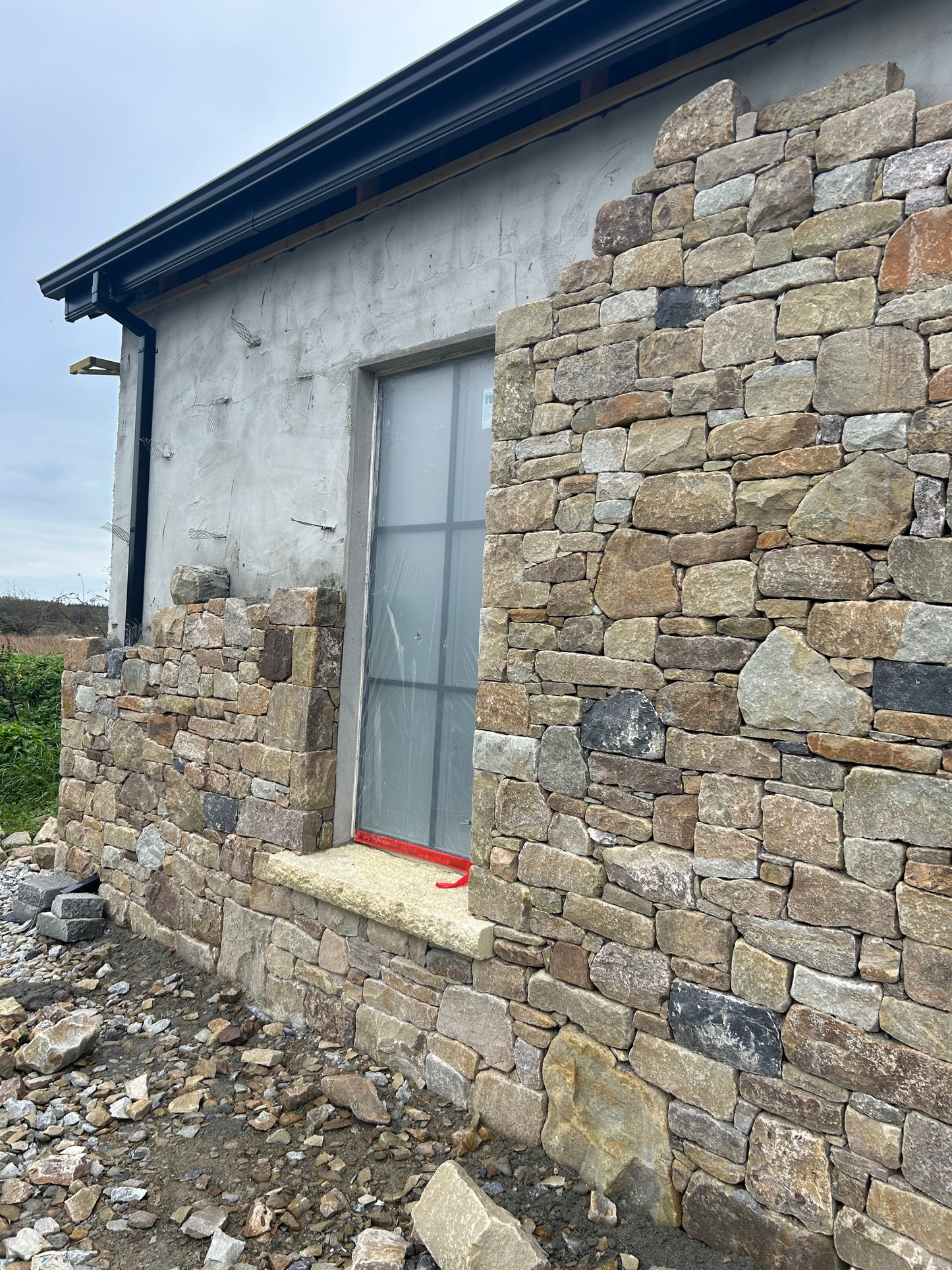 Old Salvage Brown Fieldstone Building Stone / Bulk Deal x 30 bulk bags / Free Delivery Ireland / 35% off while stocks last!!!!