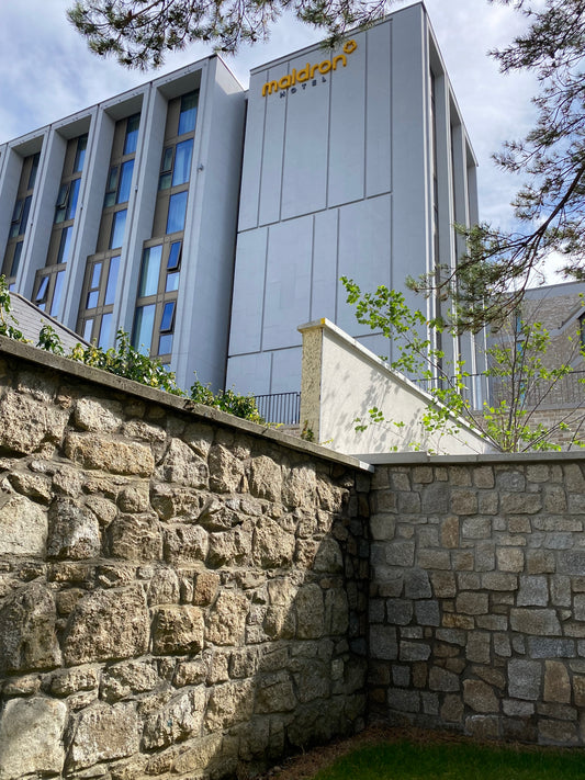 Wicklow Oatmeal Thinstone Granite Random Cladding 5m2 / Lm on pallet / Free Delivery Ireland