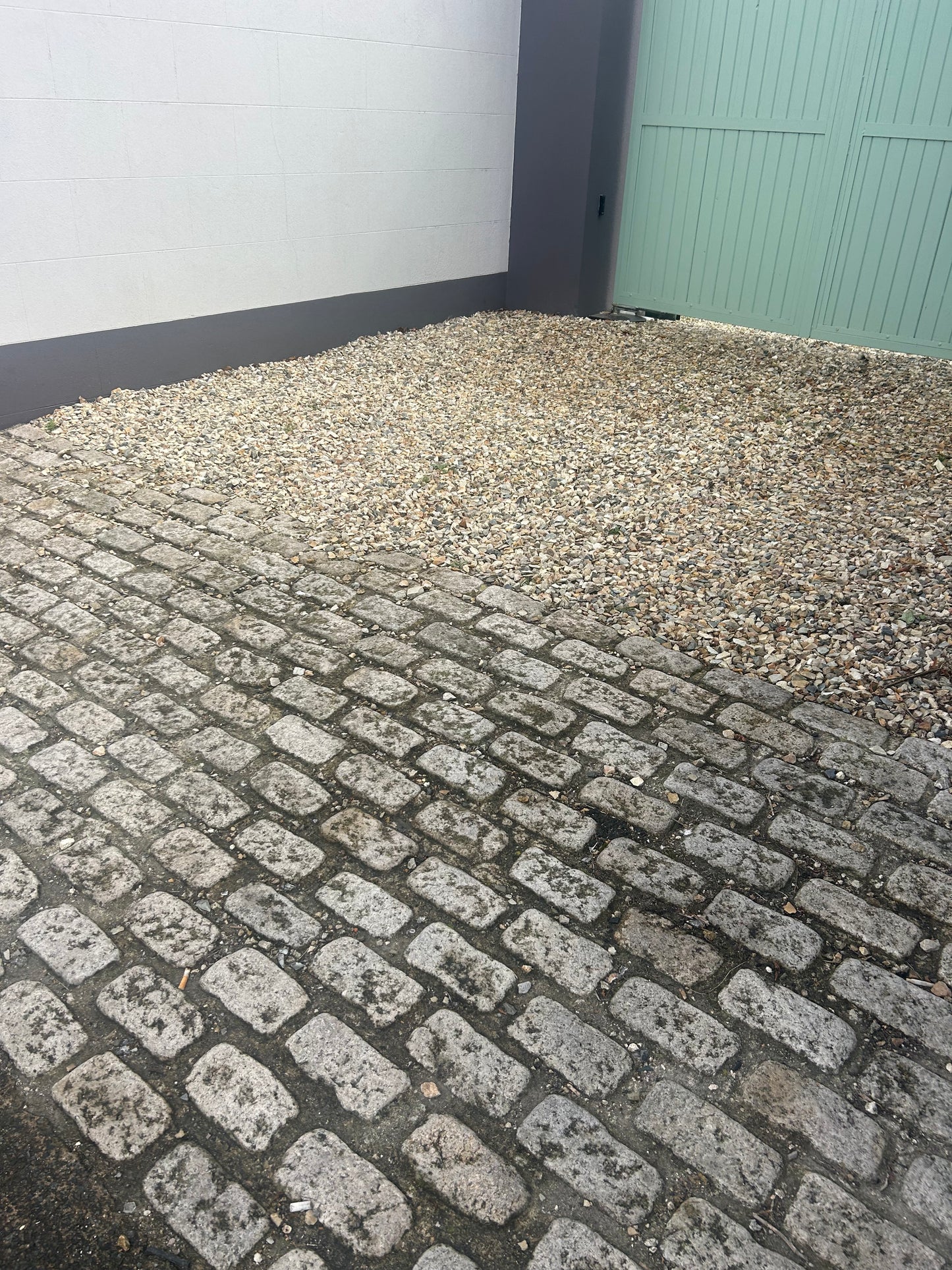 Wicklow Golden Round Edge Cobblestone 200mm x 100mm x 50mm x 200m2 Driveway Deal / Free Delivery in Ireland