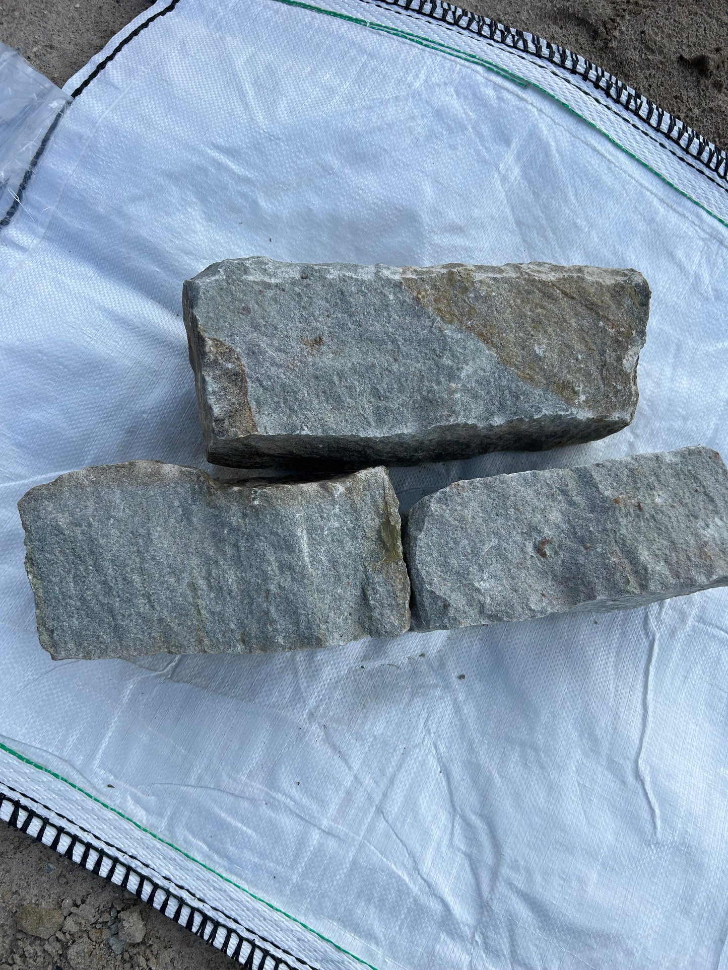 Another Autumn Special! Roscrea Grey Tan Building Stone x 30 bulk bag deal / full artic lorry load / free delivery Ireland/ 35% off!