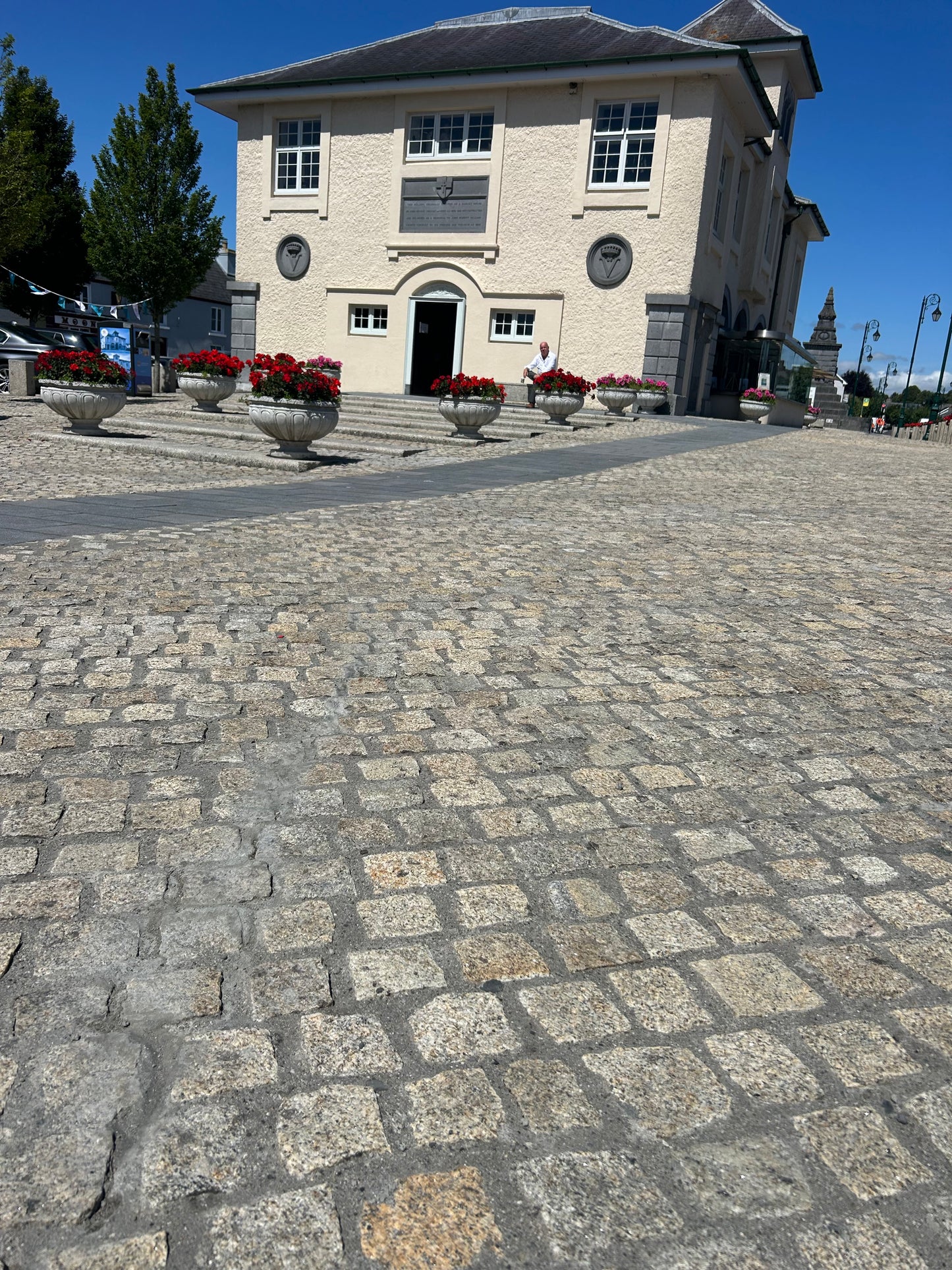 Wicklow Golden Granite Cobblestone 100mm x 100mm x 50mm / 5m2 bulk bag
