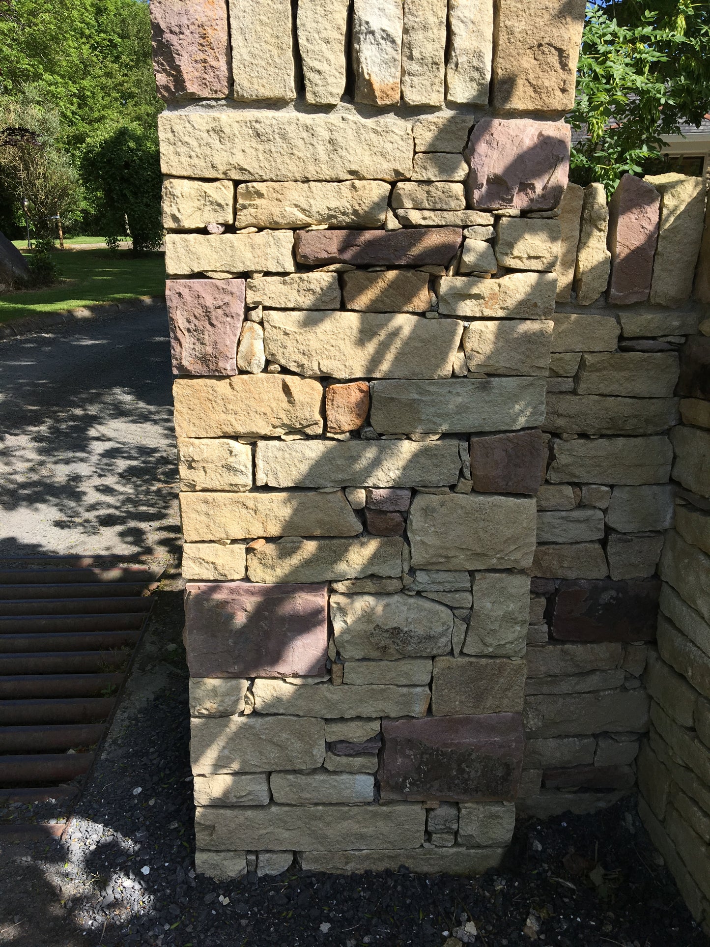 Achill Red Building Stone / Bulk Bag / Free Delivery In Ireland