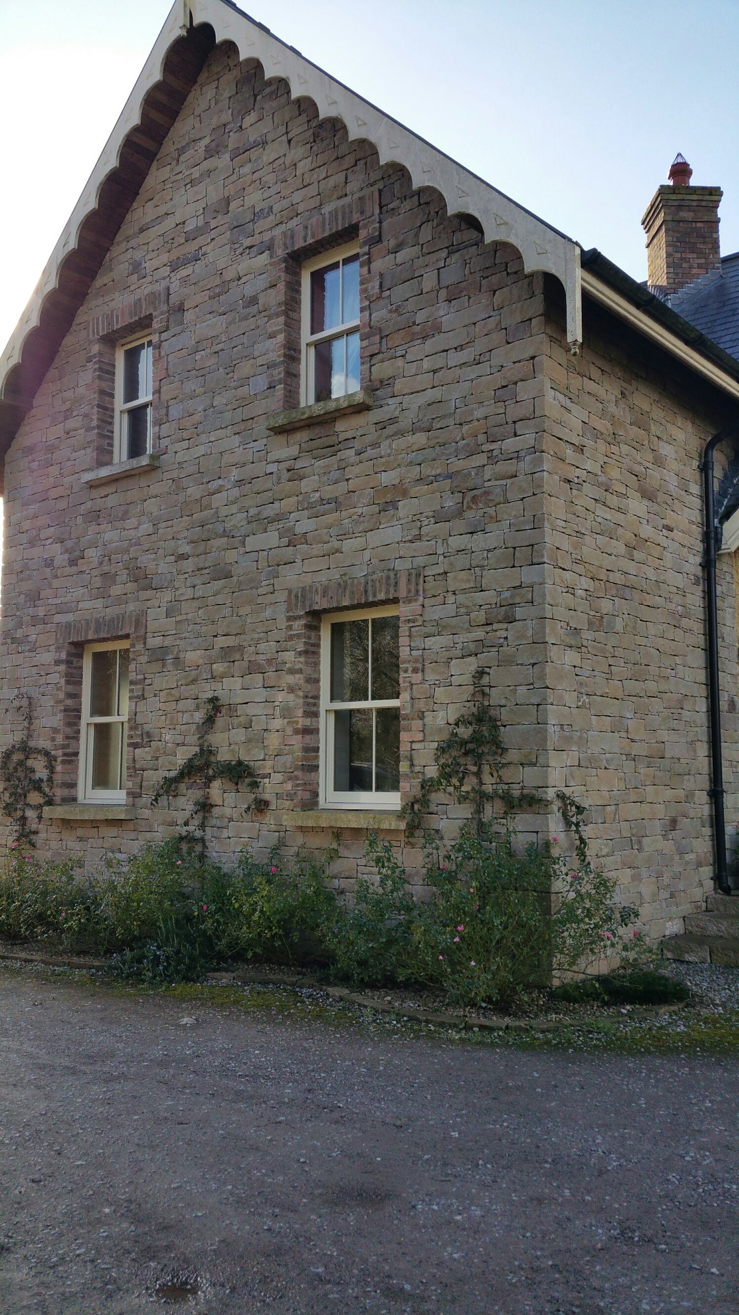 Wicklow Brown Sandstone Building Stone / Bulk Bag / Free delivery nationwide!