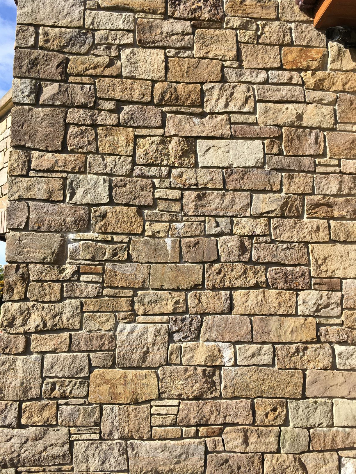 Wicklow Brown Sandstone Building Stone / Bulk Bag / Free delivery nationwide!