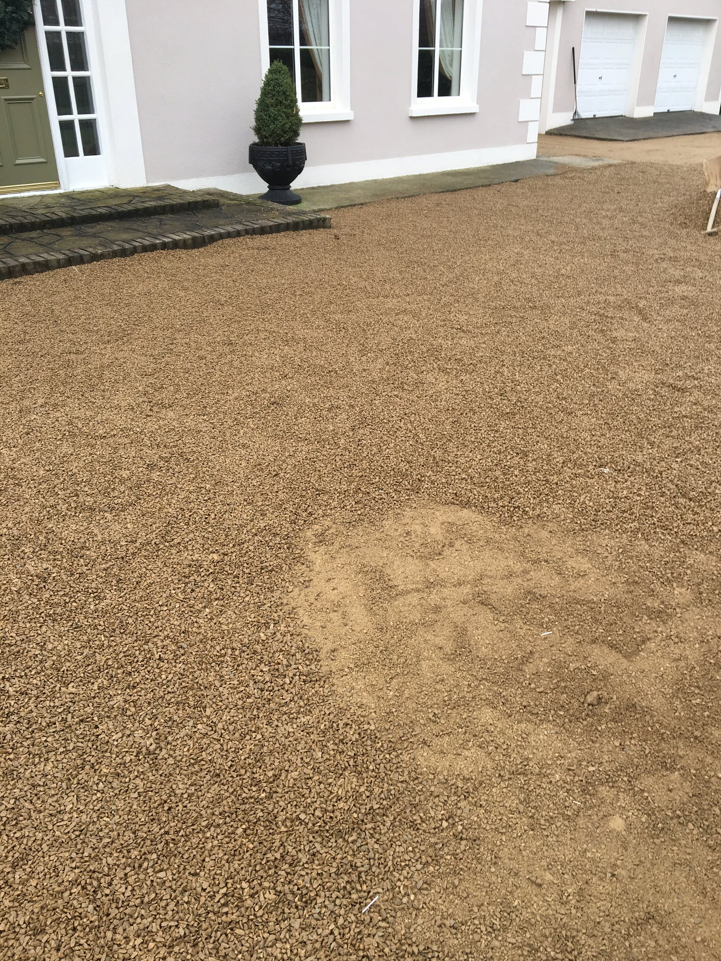 Ailesbury Golden Driveway Gravel 400m2 Bulk load deal / 50% off while stocks last / Free delivery Ireland