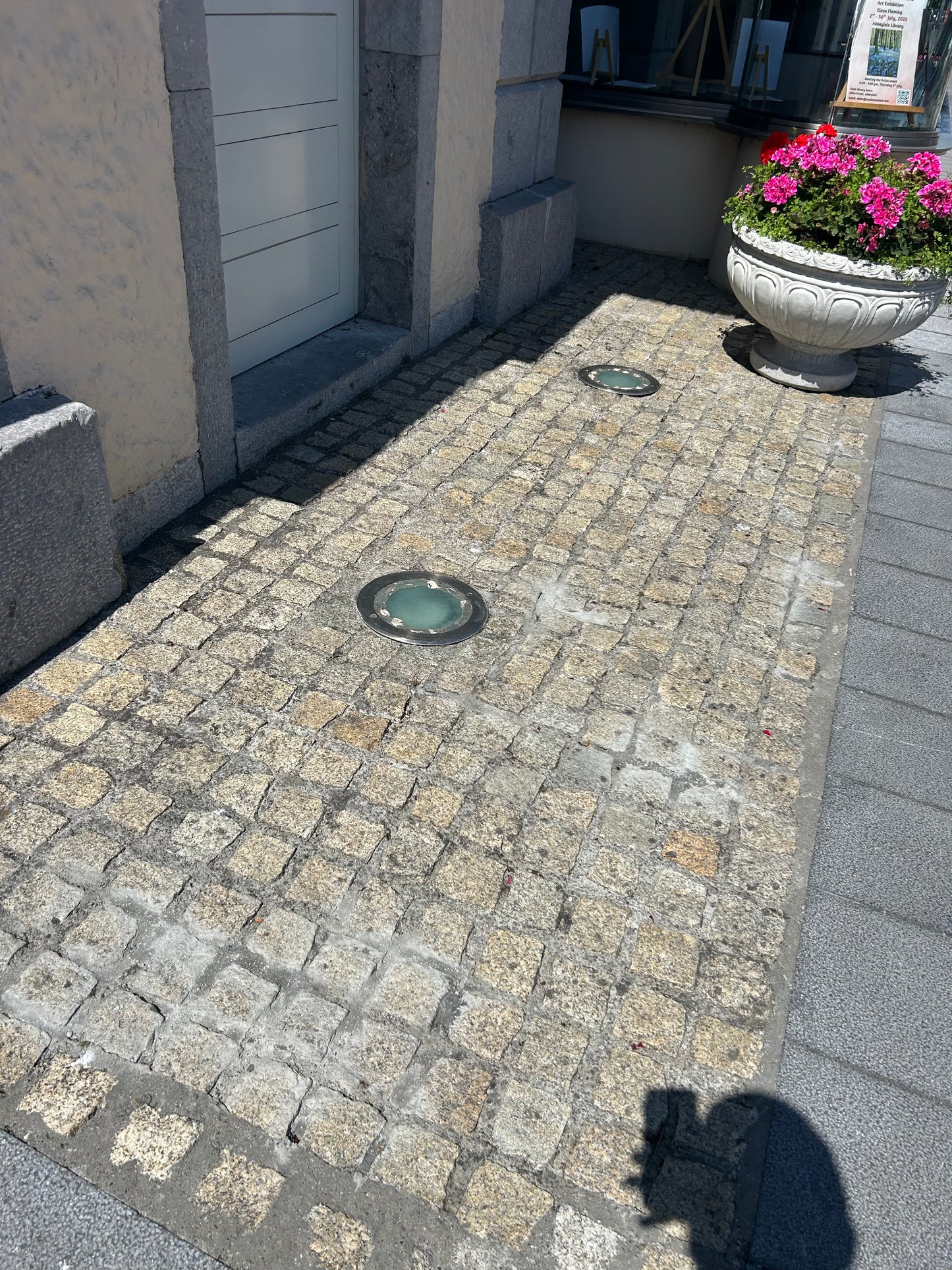Wicklow Golden Granite Cobblestone 100mm x 100mm x 50mm / 5m2 bulk bag