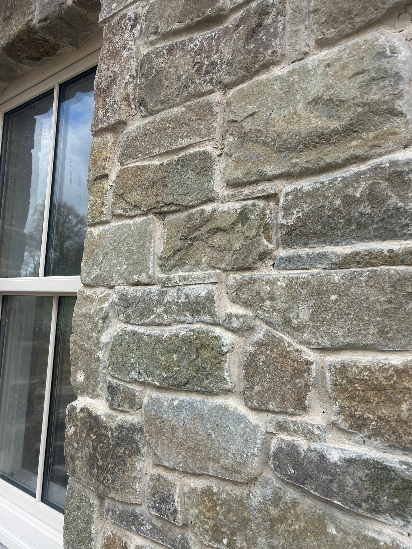 Old Salvage Brown Postman Pat Fieldstone 30mm Natural Stone Cladding & Corners /10m2 or LM on pallet / Free Delivery in Ireland