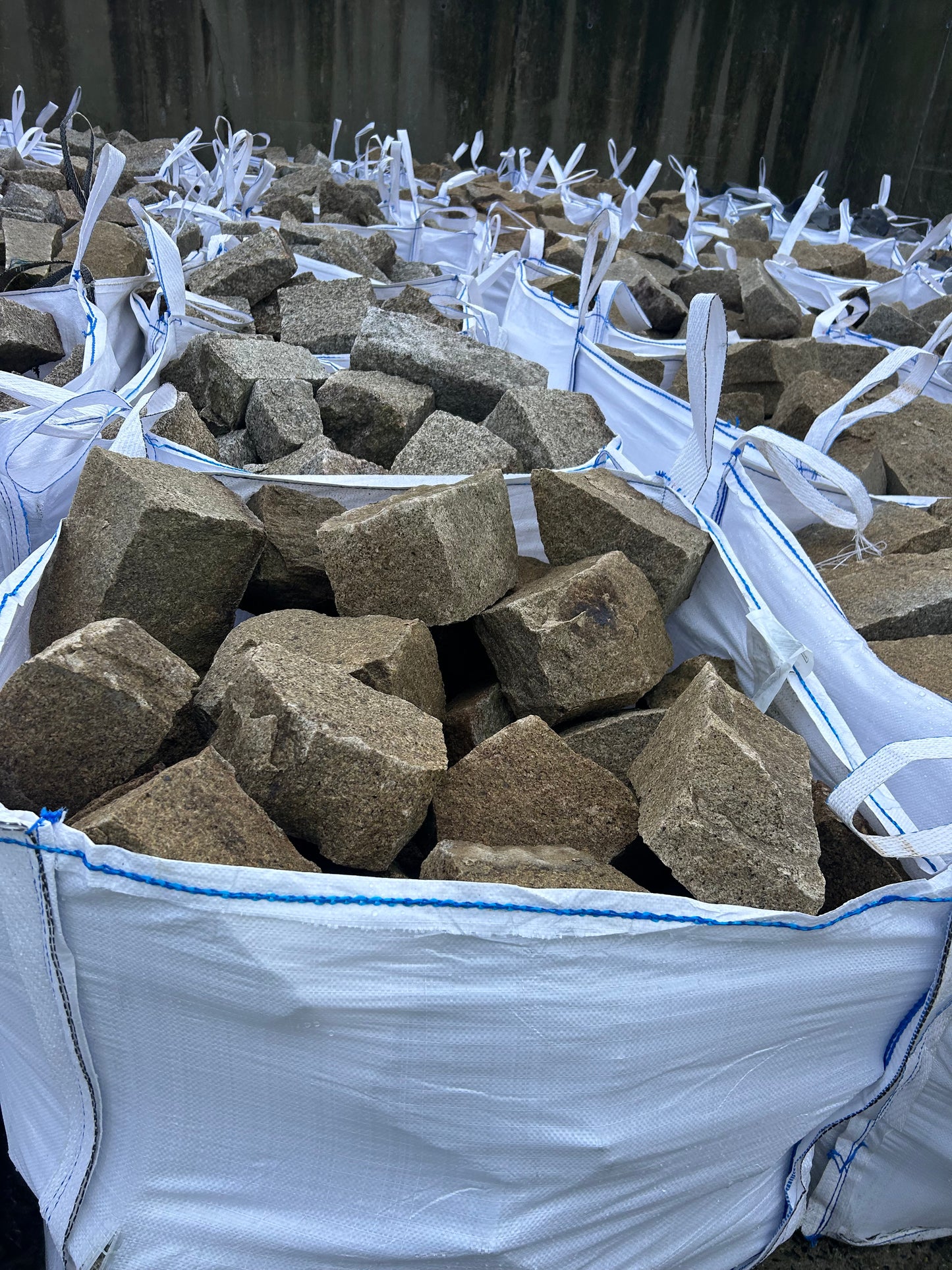 Ballyknockan Premium Grade Guillotened Oatmeal Granite Building Stone / Extra Large Bulk Bag / Free Delivery in Ireland