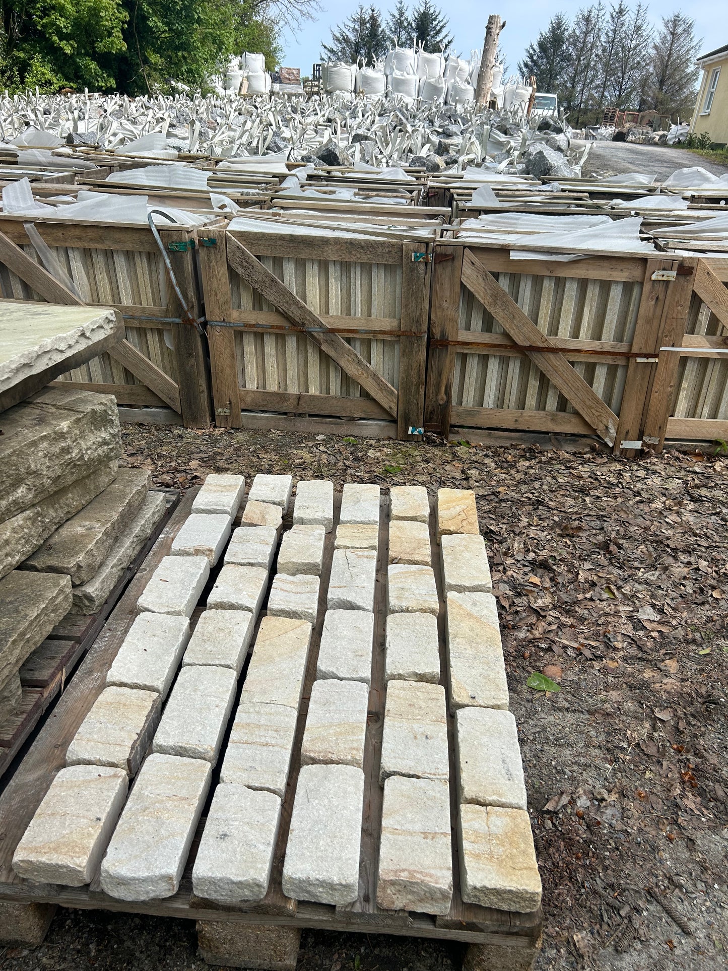 Drumshambo Low Carbon Cobblestone x 5m2 Bulk Bag / 100mm x free length x 50mm depth / tumbled