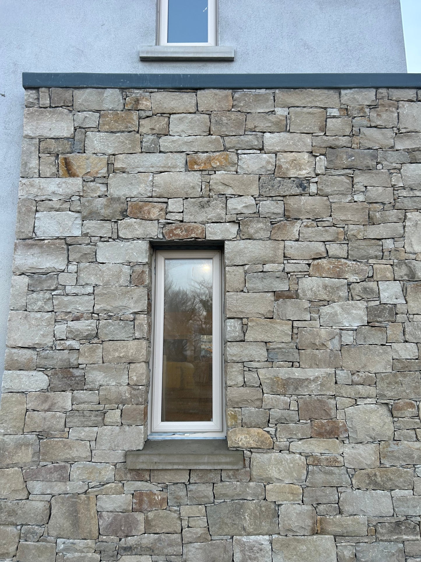 Clonaslee Cotswold Cream Guillotened Building Stone for Houses & Walls / Bulk Bag / Free Shipping in Ireland