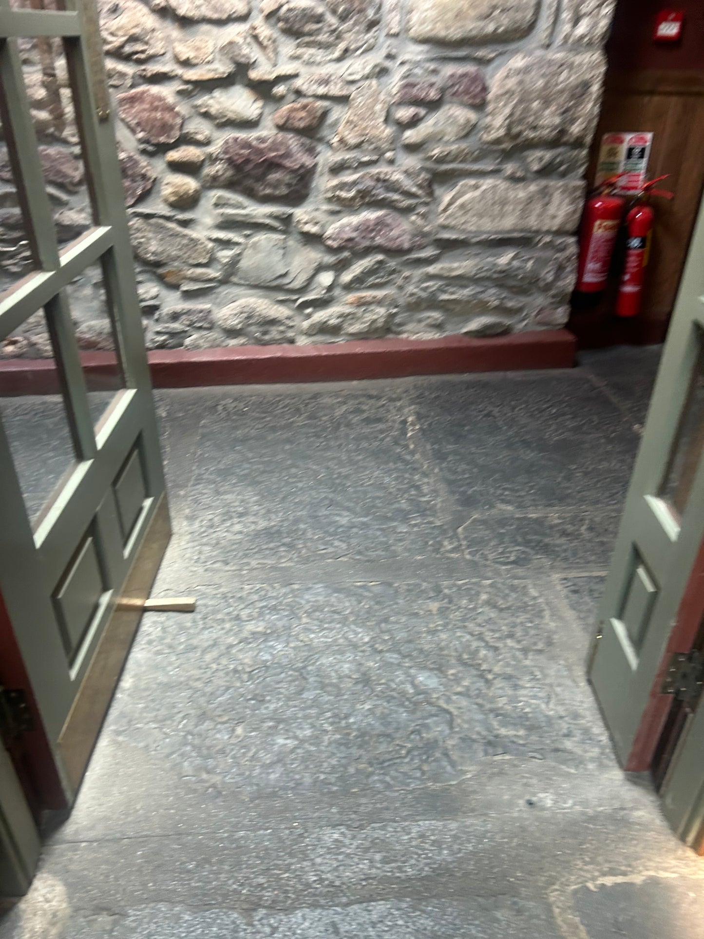 Wild Atlantic Way Extra Large Limestone Flagstones x 10m2 on pallet / Free Delivery in Ireland