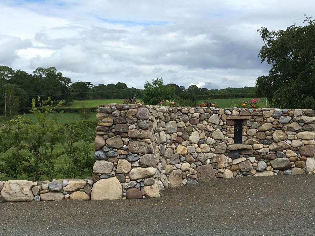 Ballycotton Round Coastal Walling Stone / Bulk deal / Artic Lorry x 30 bulk bag deal / 35% off / free delivery Ireland