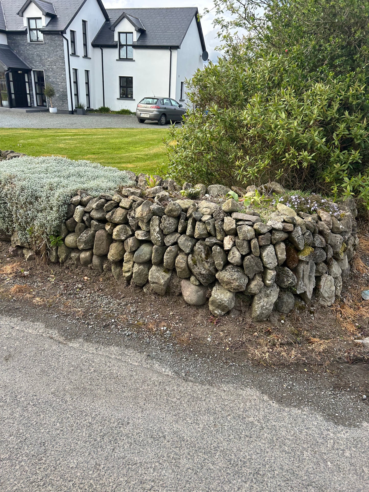 Ballycotton Round Coastal Walling Stone / Bulk deal / Artic Lorry x 30 bulk bag deal / 35% off / free delivery Ireland
