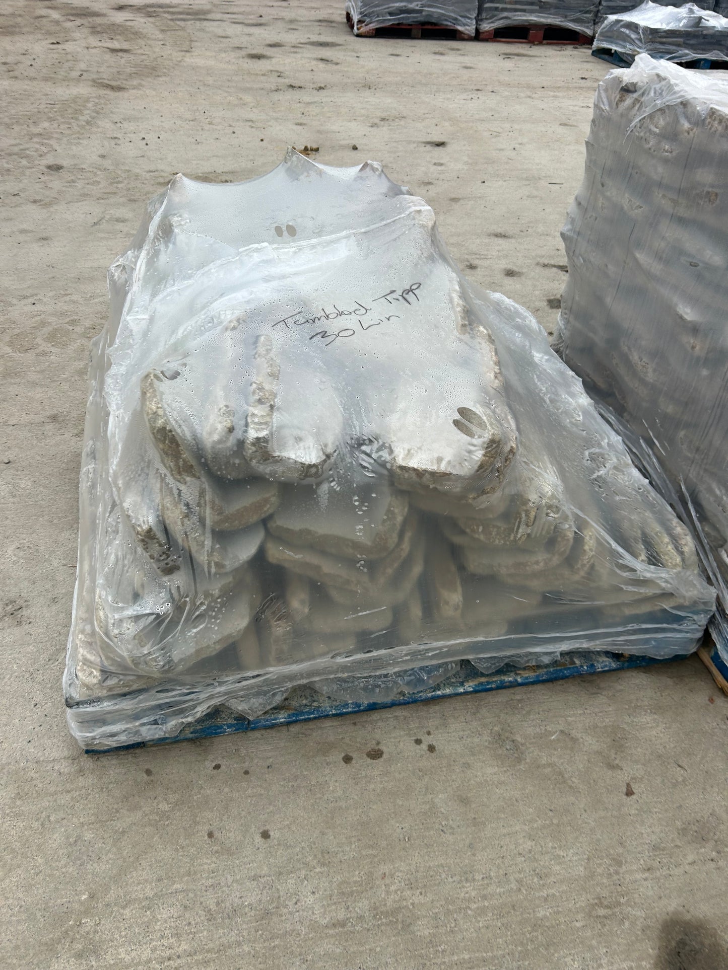 Old Salvage Brown Postman Pat Fieldstone 30mm Natural Stone Cladding & Corners /10m2 or LM on pallet / Free Delivery in Ireland