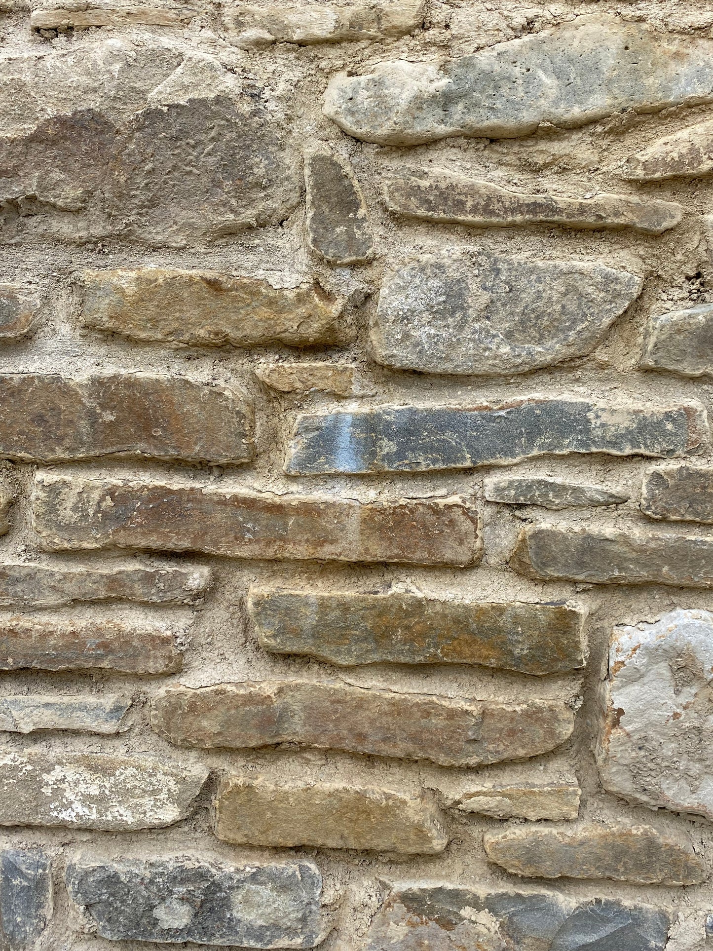 Black Friday Bulk Deal x 30 Bulk Bags of West Cork Brown Drystone Walling / Building Stone 90m2 load !! / Free Shipping in Ireland