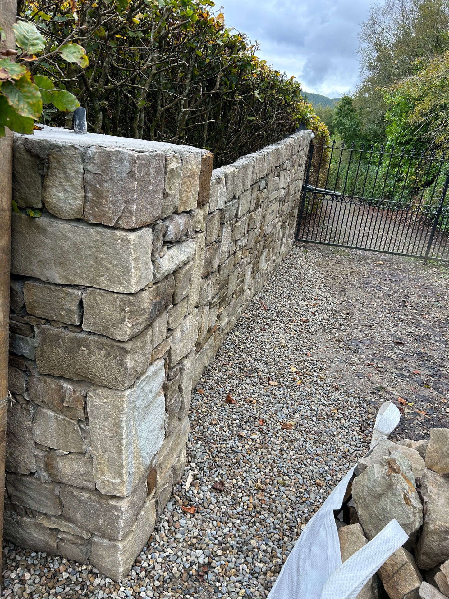 A Spring Offer on Tipperary Sandstone 30 bulk bag Artic load free delivery 35%off ( Building Stone )