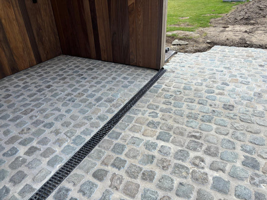 Old Salvage Monte Carlo Street 30mm - 50mm Antique Cobblestone x 200m2 Full Load Deal / Free Delivery in Ireland ( while stocks last !!!! )