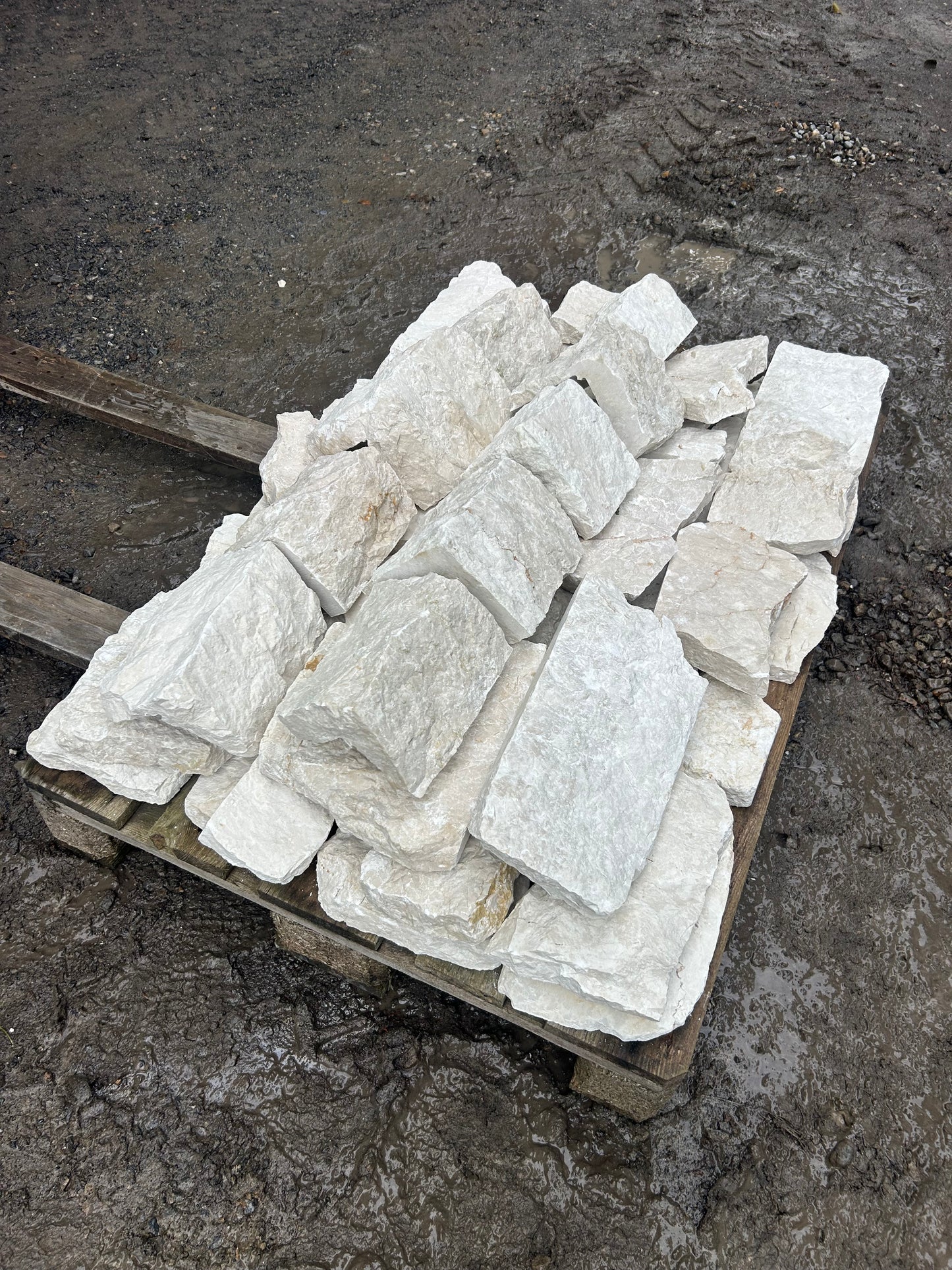 Bianca Paloma White Luxury Italian Natural Stone 30mm  Cladding & Corners x 200m2 or 200 lm Load Deal / Free Delivery in Ireland