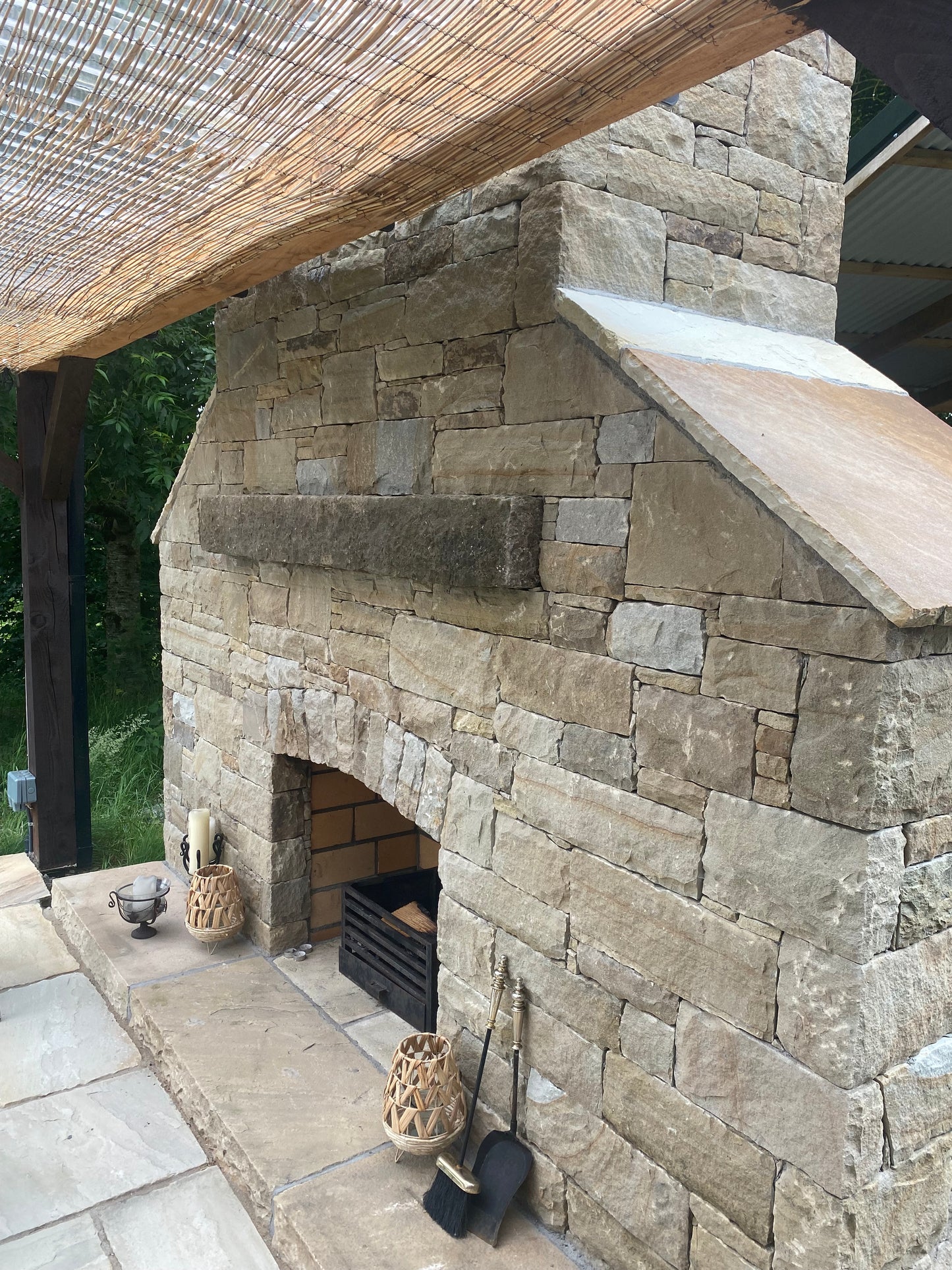 Tipperary Cream Chiseled Sandstone Steps 1500mm x 400mm x 150mm x 4 number on a pallet / free delivery in Ireland