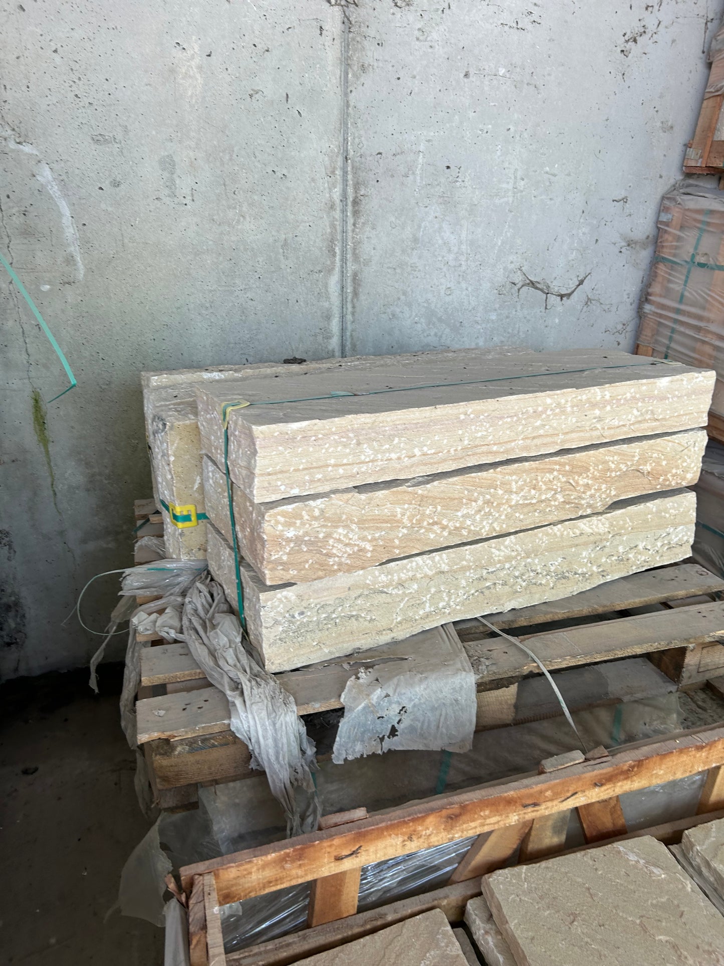 Tipperary Cream Sandstone Chiseled Steps 1000mm x 400mm x 150mm  x 4 steps on a pallet : Free Delivery in Ireland