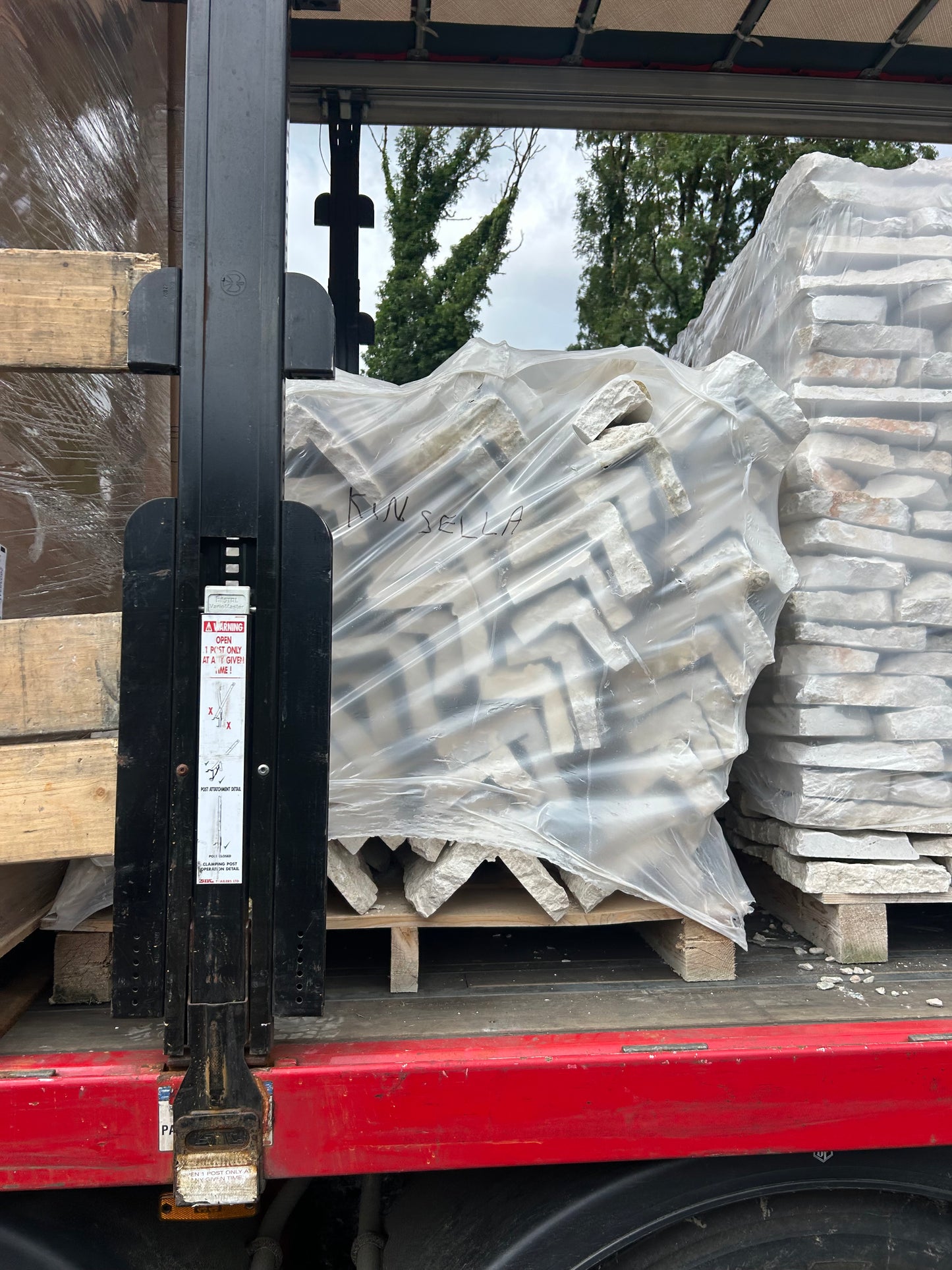 Bianca Paloma White Luxury Italian Natural Stone 30mm  Cladding & Corners x 200m2 or 200 lm Load Deal / Free Delivery in Ireland